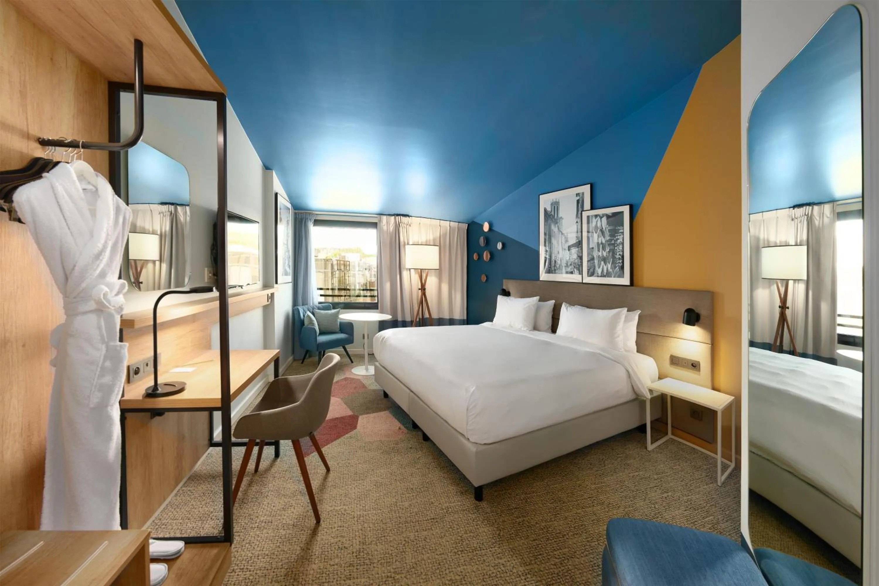 Bedroom, Bed in Radisson Hotel Aix En Provence