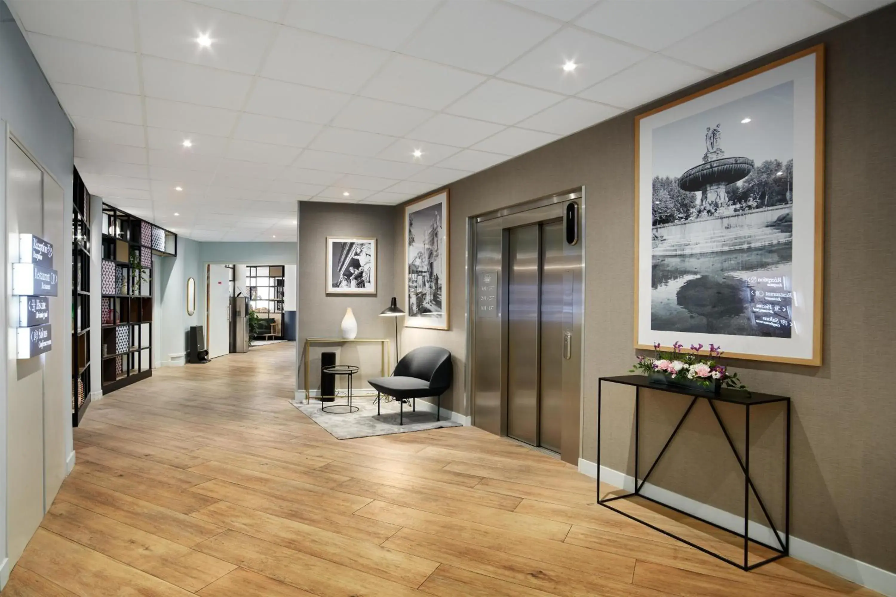 Lobby or reception in Radisson Hotel Aix En Provence Lobby or reception in Radisson Hotel Aix En Provence