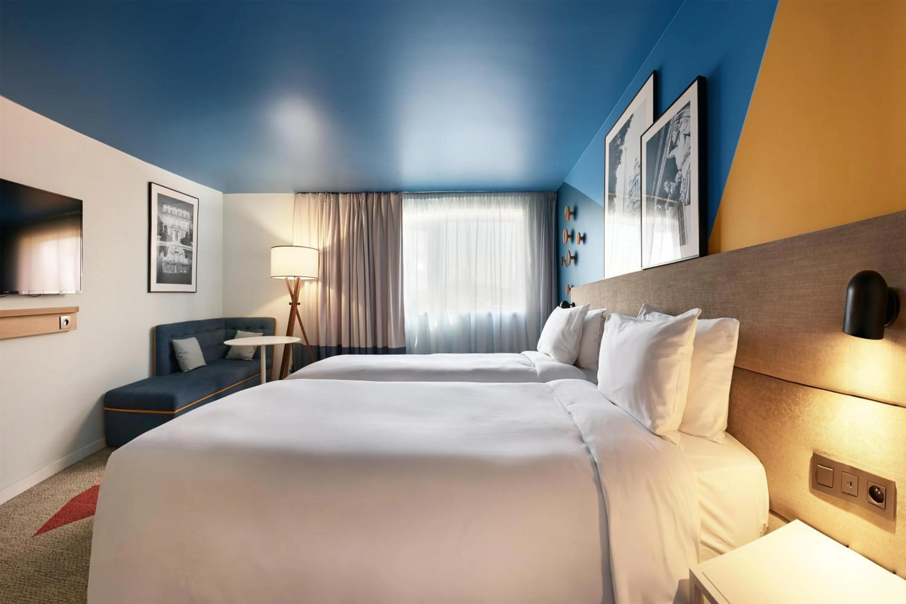 Bedroom, Bed in Radisson Hotel Aix En Provence