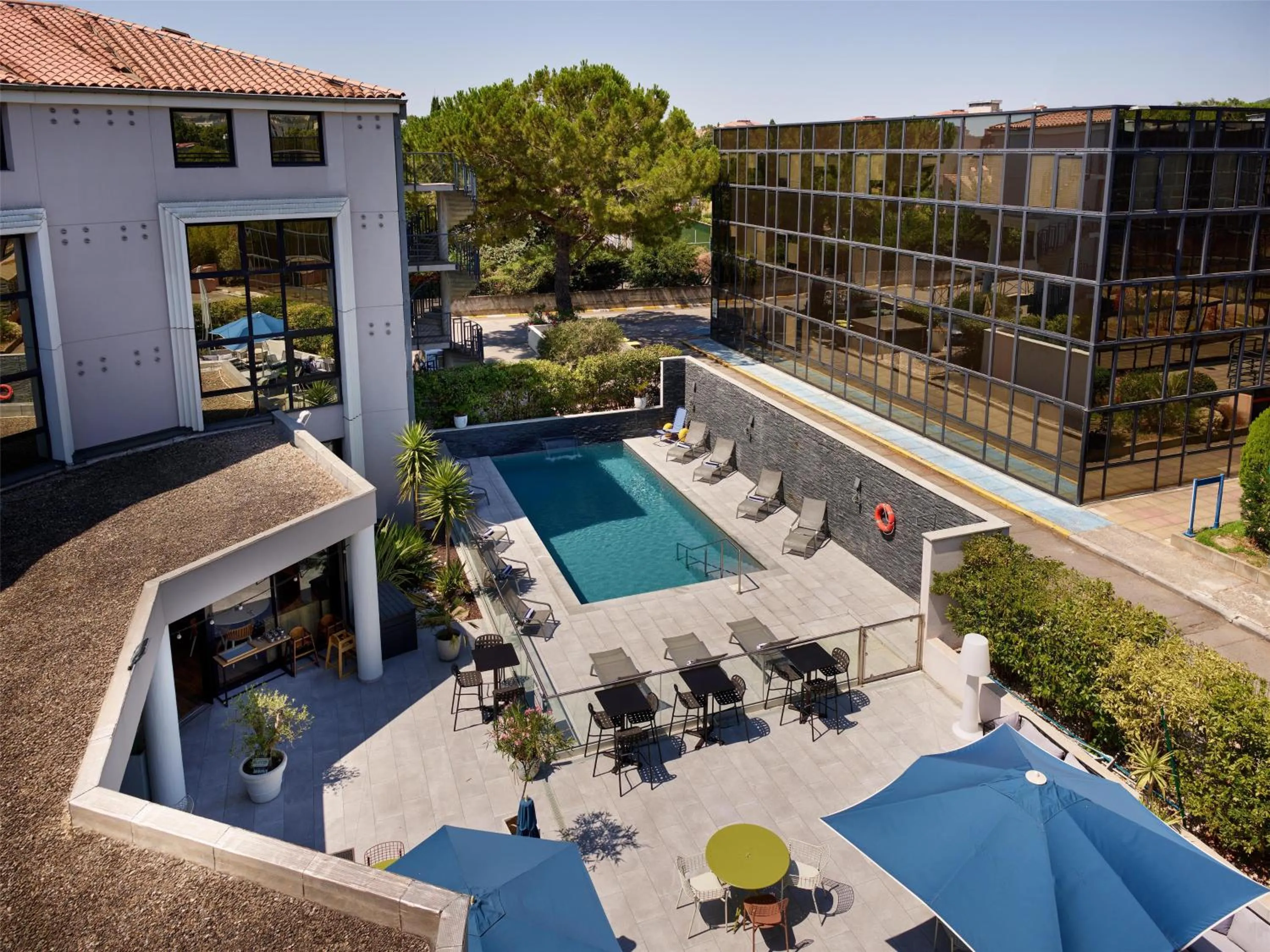 Pool view in Radisson Hotel Aix En Provence