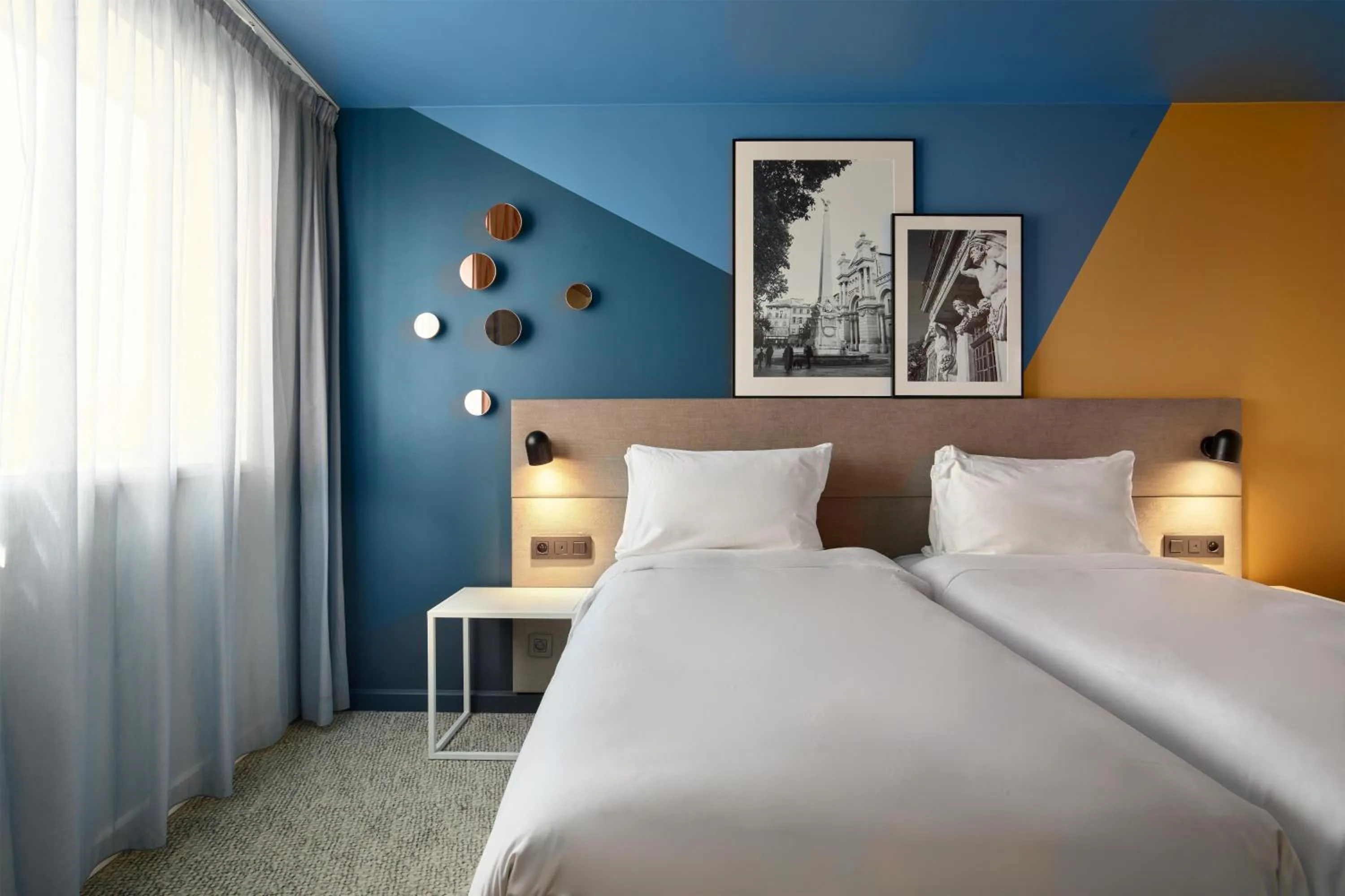 Bedroom, Bed in Radisson Hotel Aix En Provence