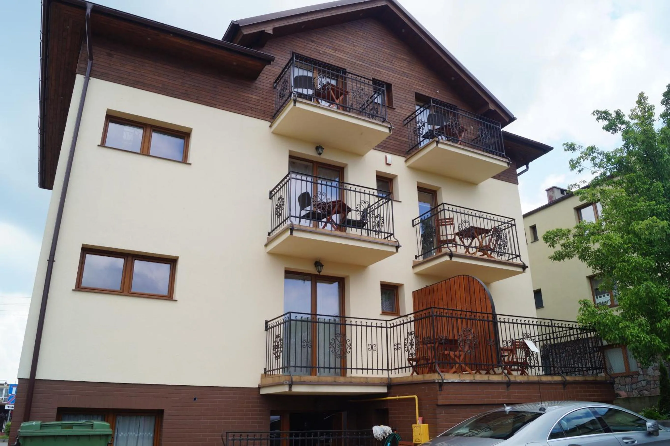 Property building in Willa Czaruś
