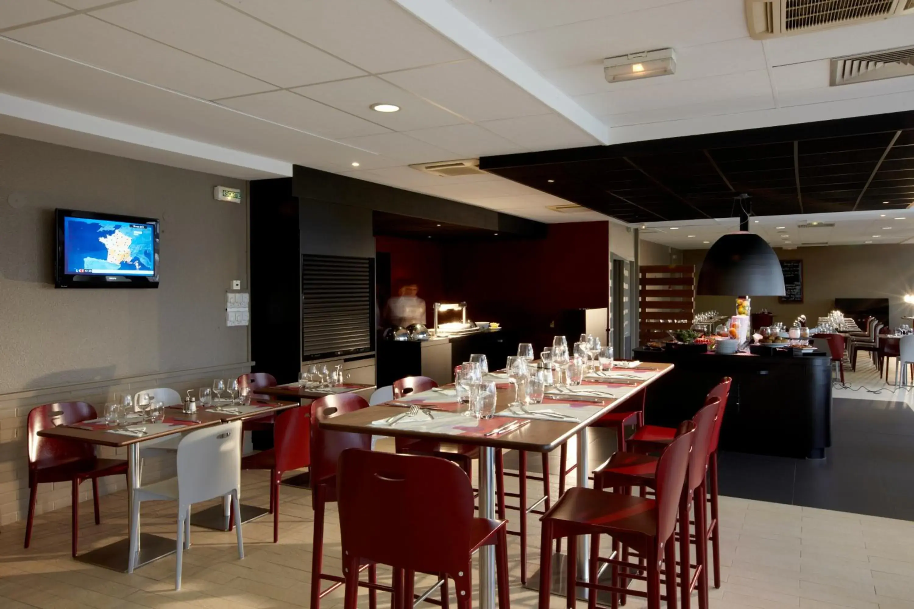 Restaurant/places to eat in Campanile Saint-Quentin-En-Yvelines Restaurant/places to eat in Campanile Saint-Quentin-En-Yvelines