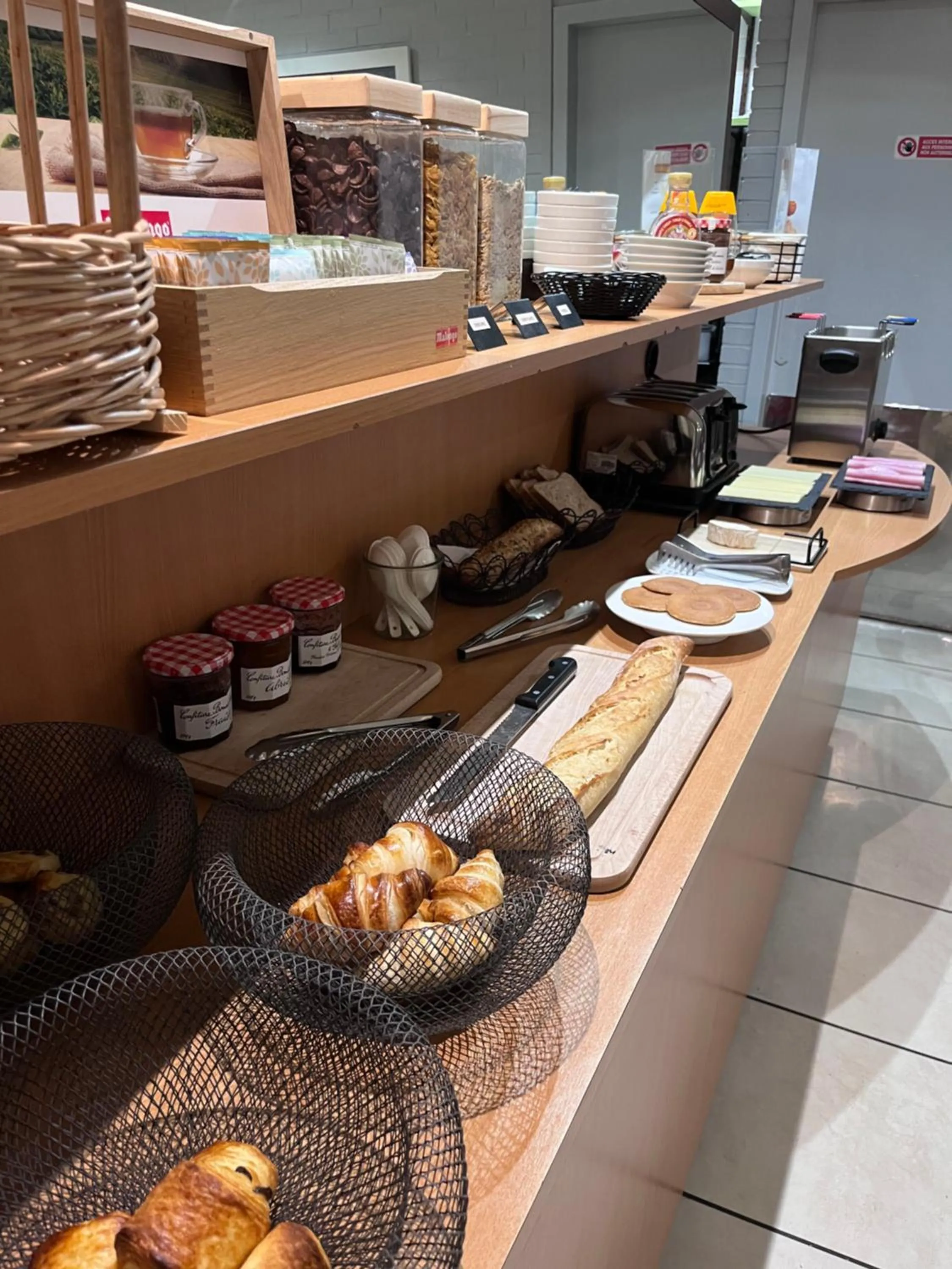Buffet breakfast in Hotel Inn Design Le Havre