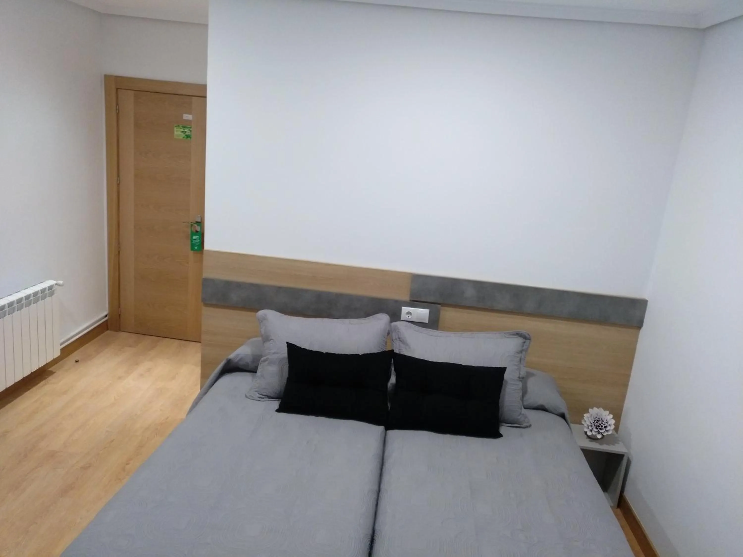 Bed in Hostal Rioja Condestable