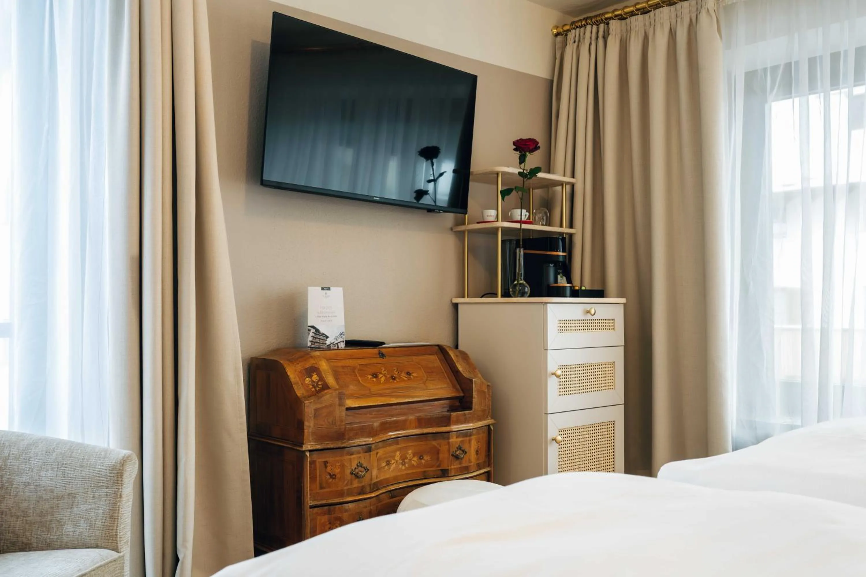 Coffee/tea facilities, Bed in A-ROSA Hotel Thurnher's Alpenhof