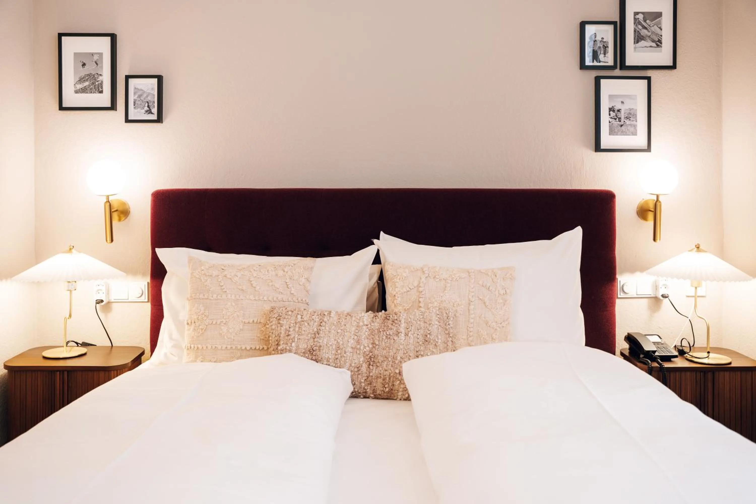 Photo of the whole room, Bed in A-ROSA Hotel Thurnher's Alpenhof