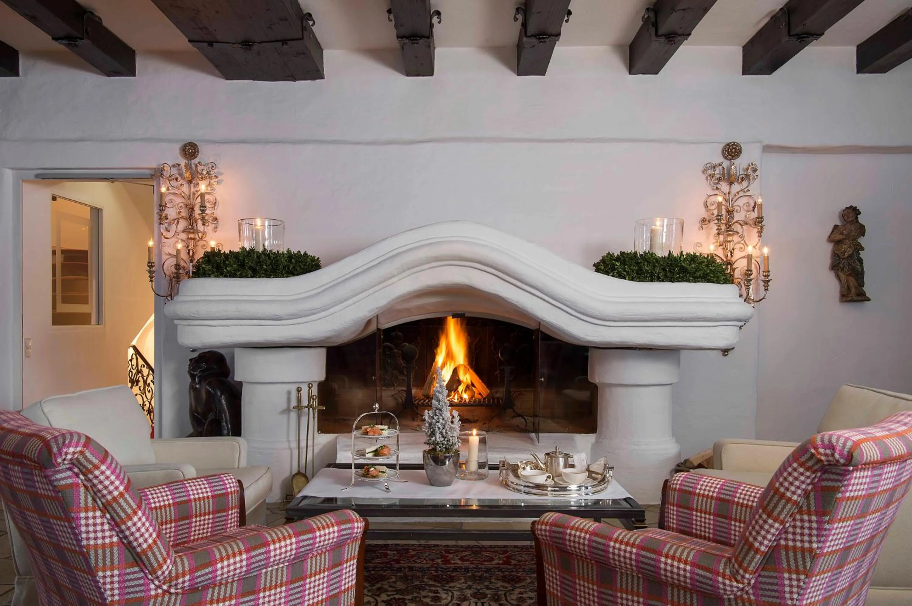 Lounge or bar in A-ROSA Hotel Thurnher's Alpenhof