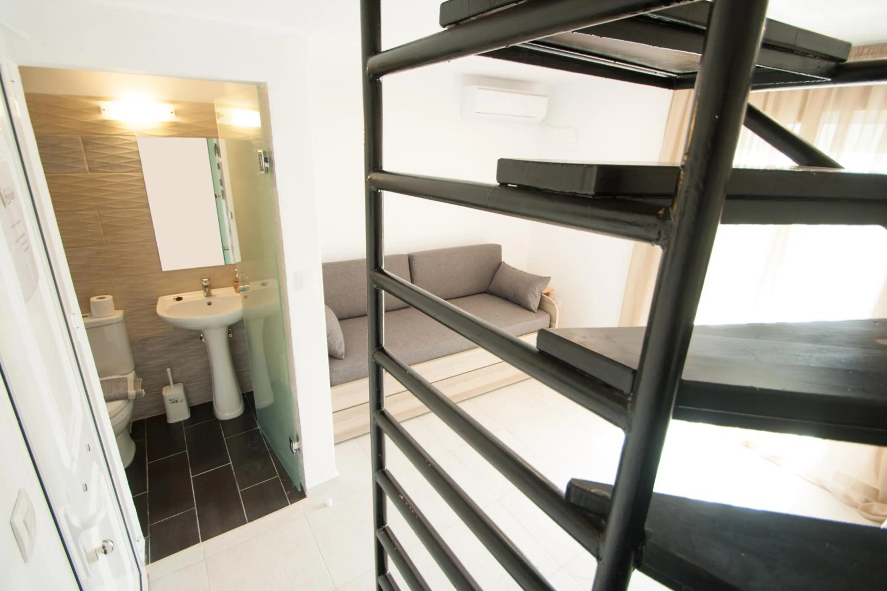 Bed in AVOCADO Skiathos