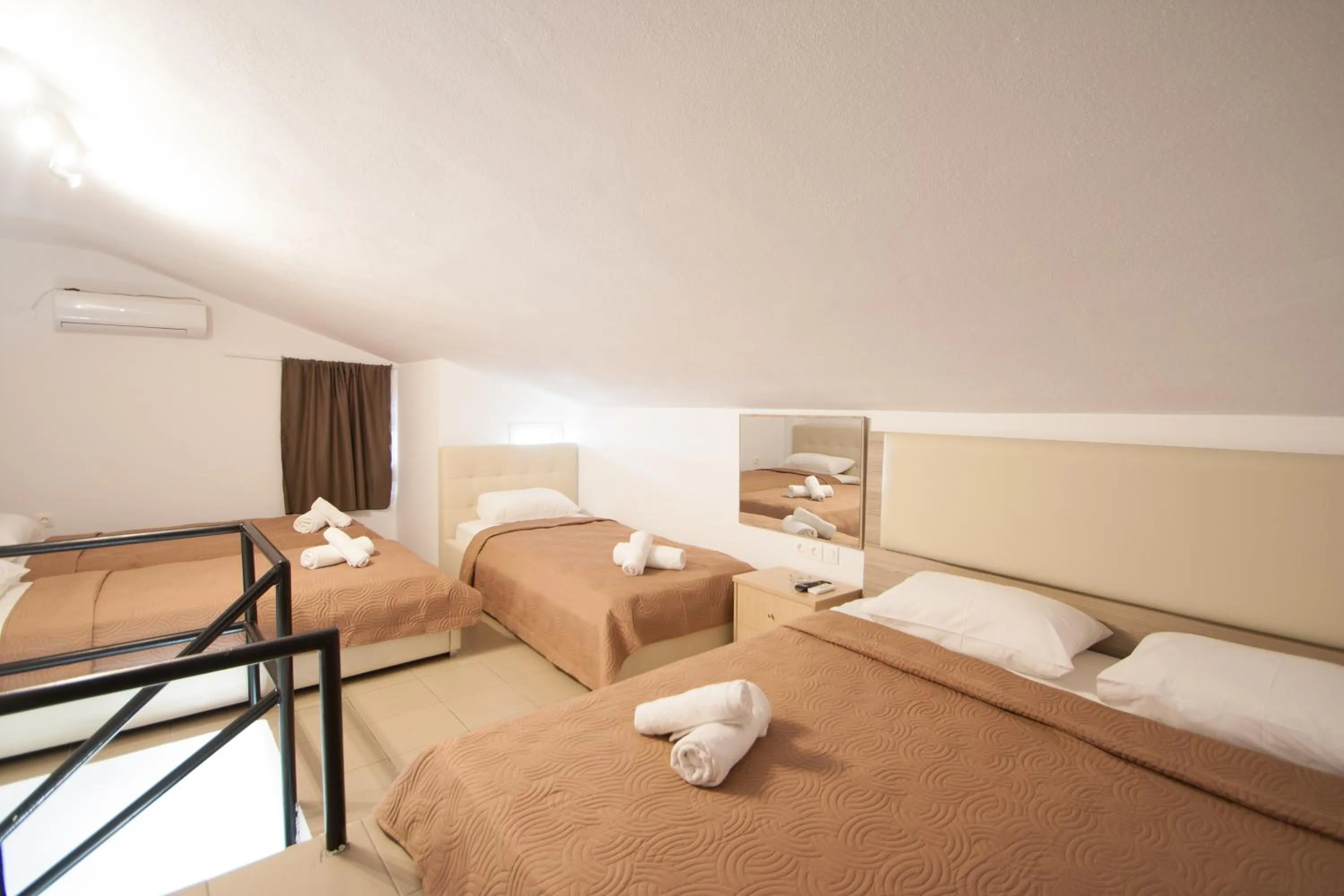 Bed in AVOCADO Skiathos