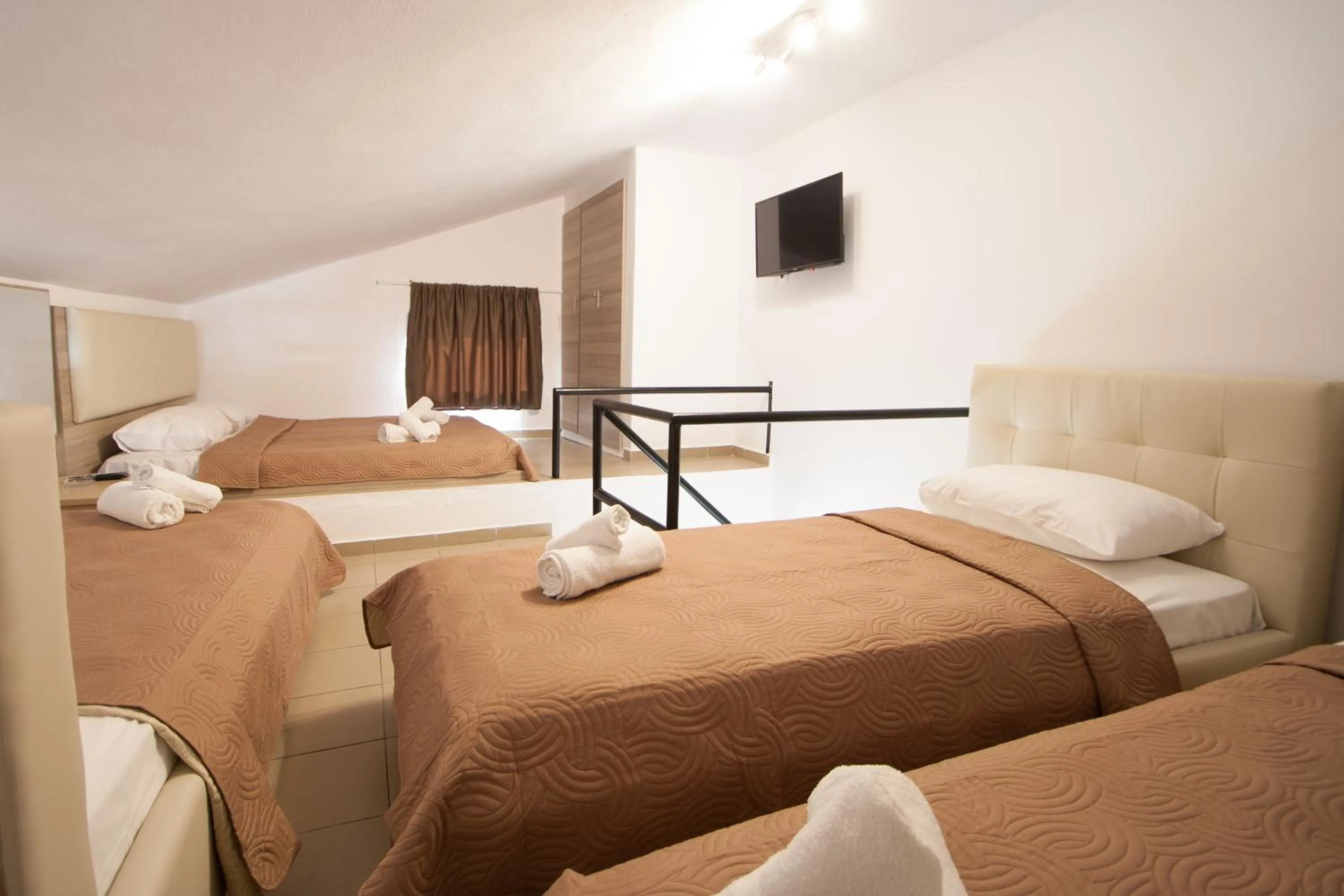 Bed in AVOCADO Skiathos