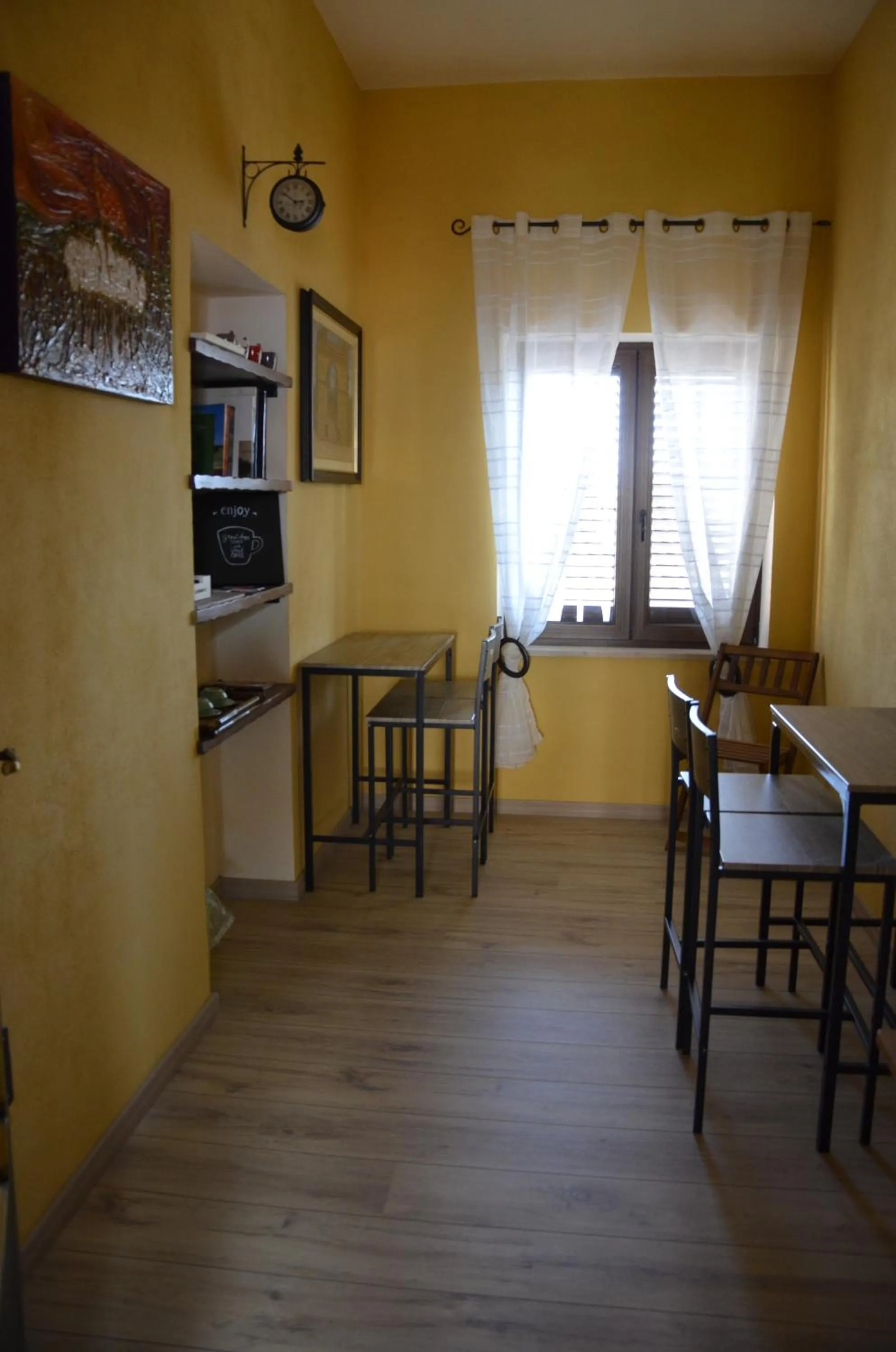 Communal lounge/ TV room in Artista B&B