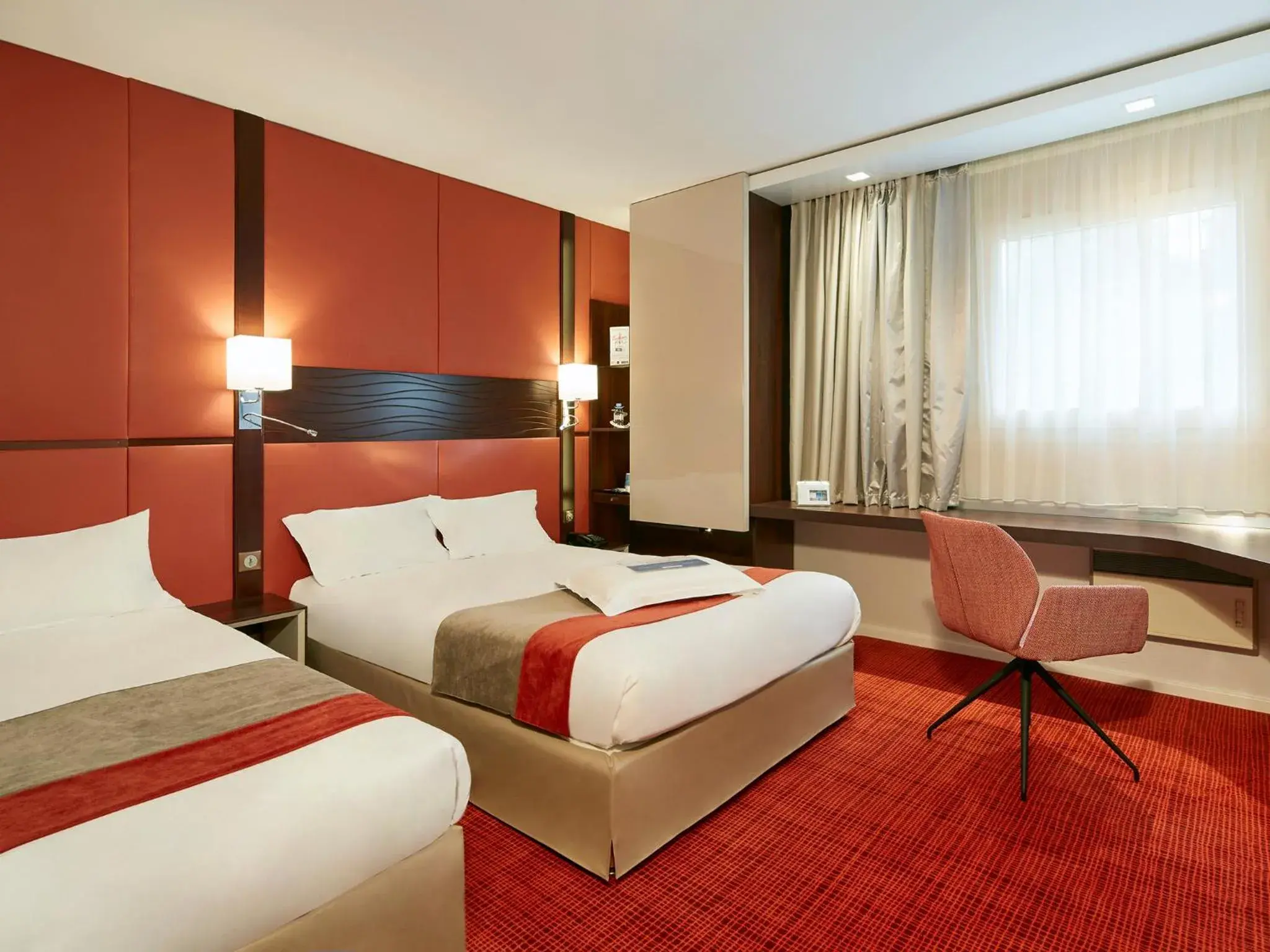 Staff, Bed in Kyriad Nantes Sud - Bouaye Aéroport Staff, Bed in Kyriad Nantes Sud - Bouaye Aéroport