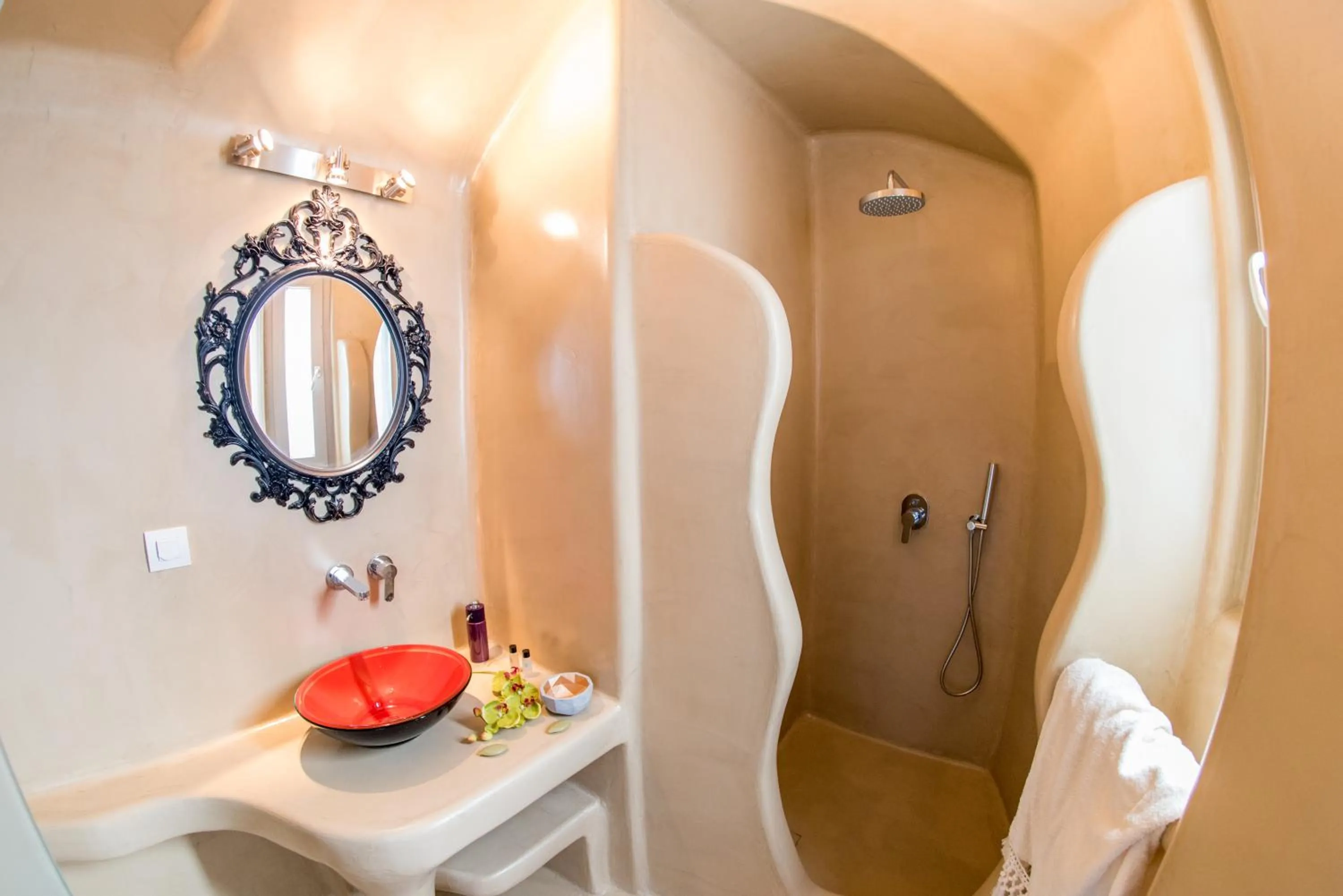 Shower in La Bellezza Eco Boutique Hotel