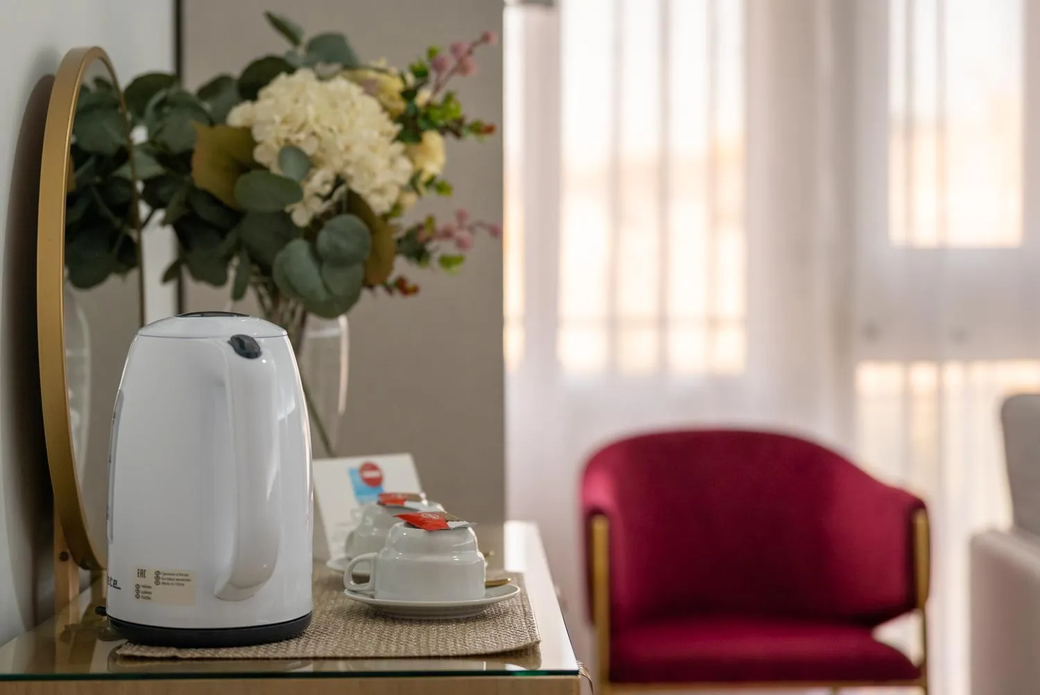 Coffee/tea facilities in Urban Rooms B&R