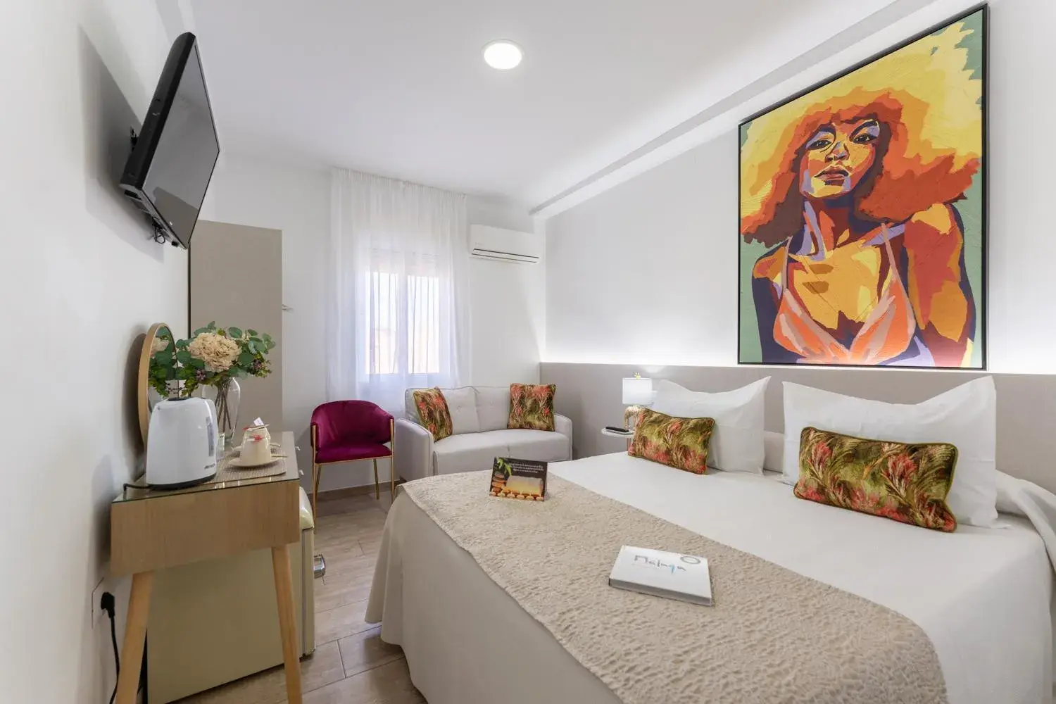 TV and multimedia, Bed in Urban Rooms B&R TV and multimedia, Bed in Urban Rooms B&R