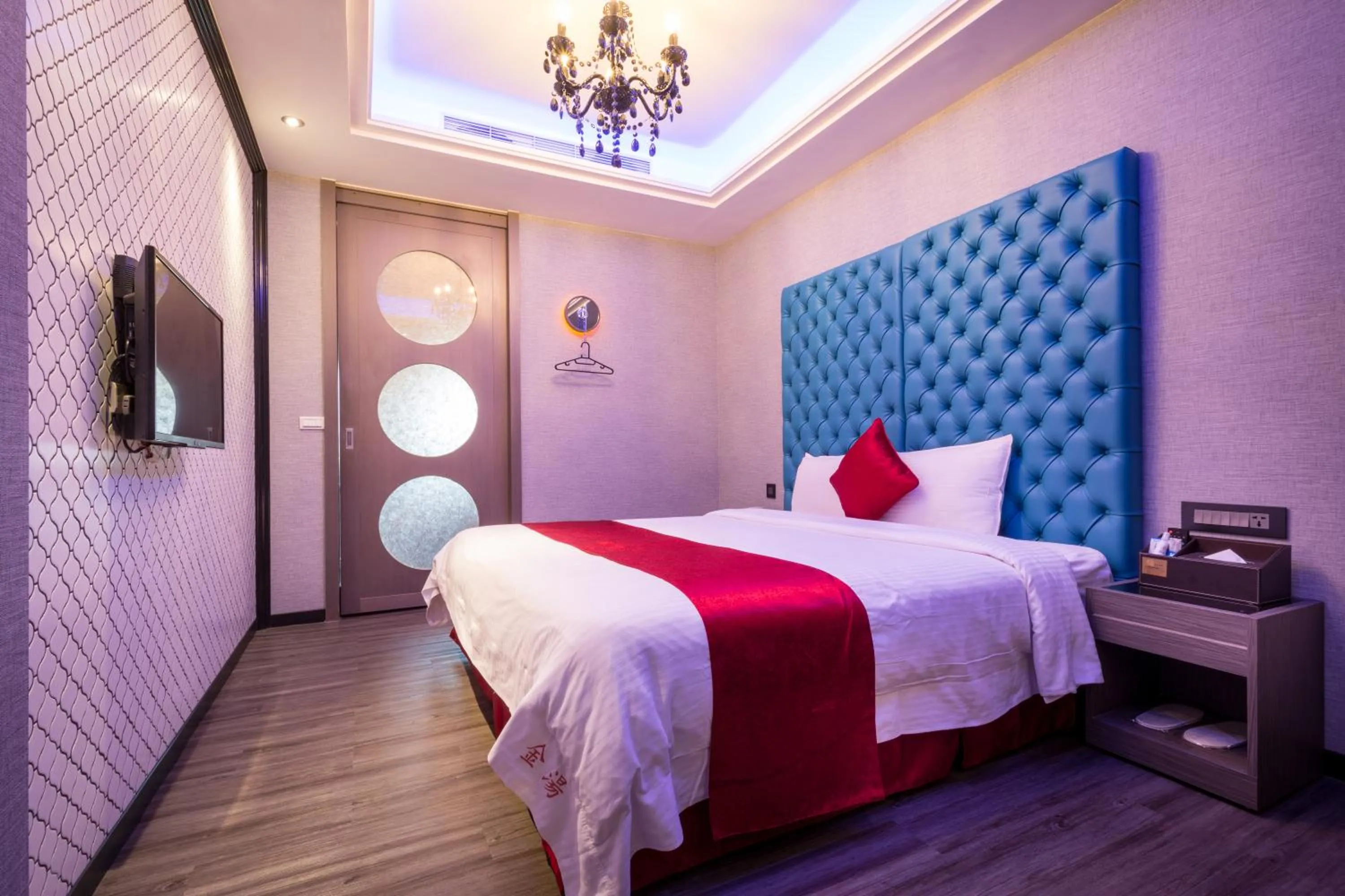 Bed in Jin Spa Resort Hotel