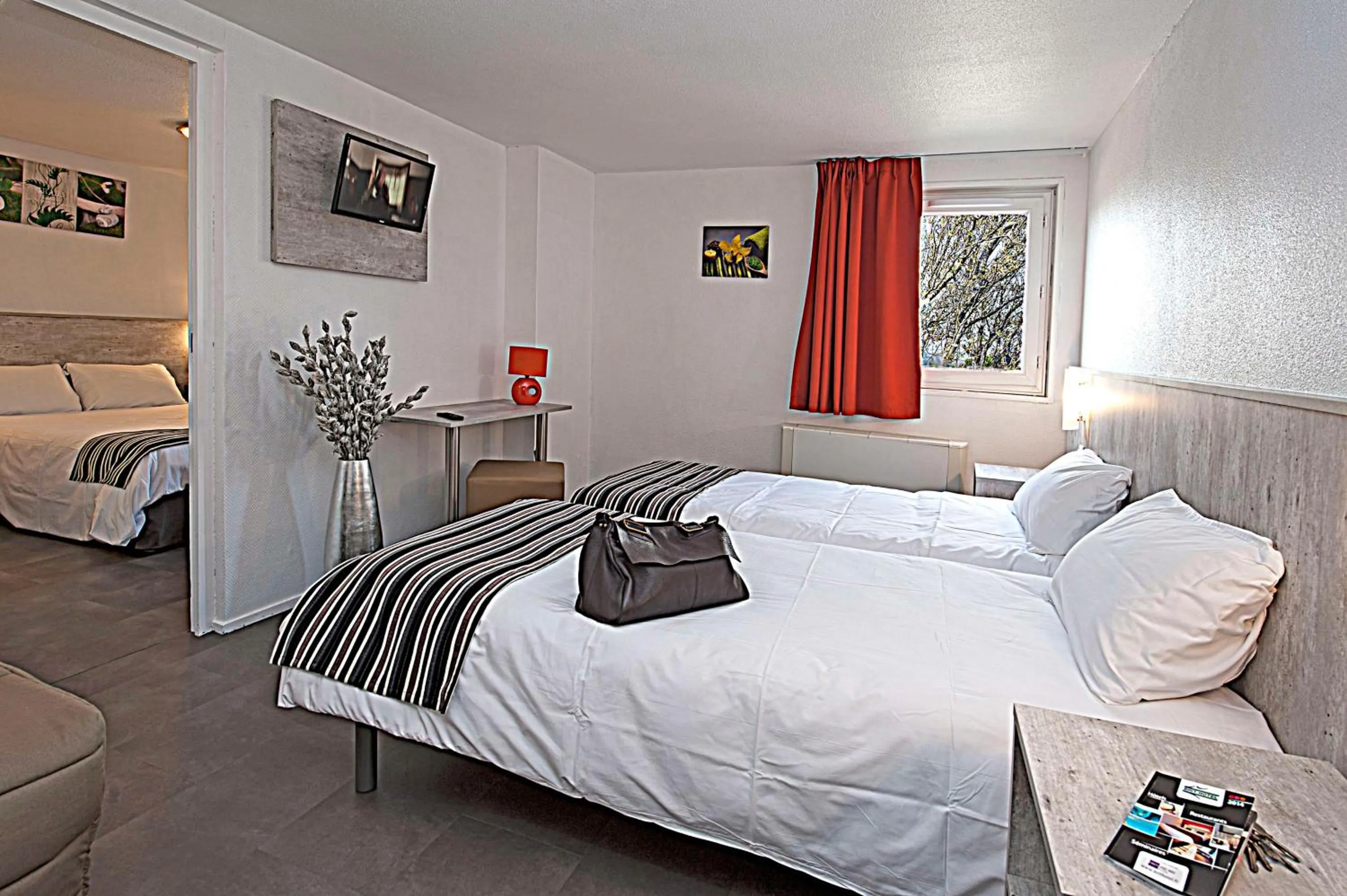 Bedroom, Bed in Brit Hotel Bosquet Carcassonne Cité