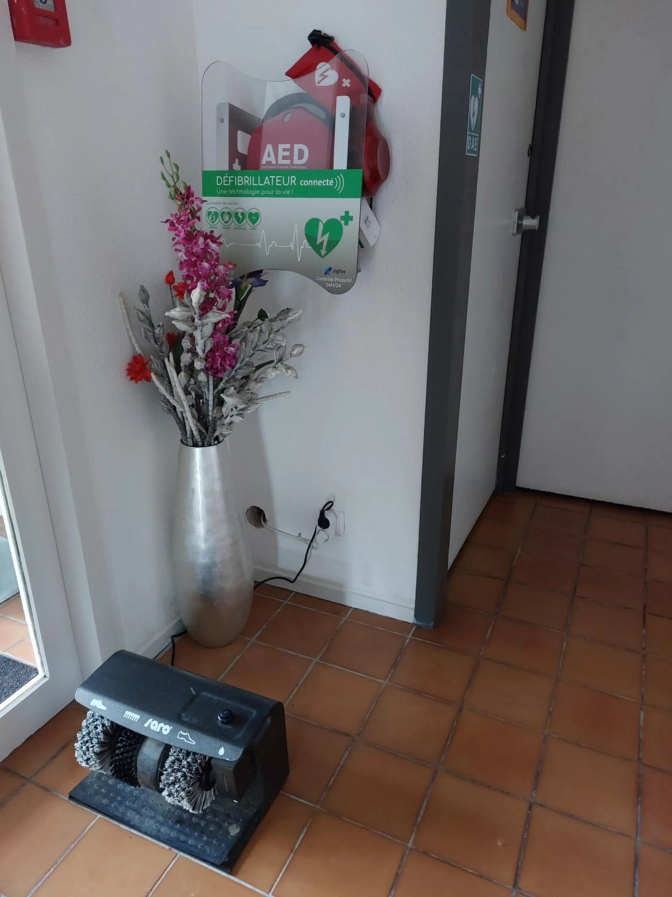 Property building in Brit Hotel Bosquet Carcassonne Cité