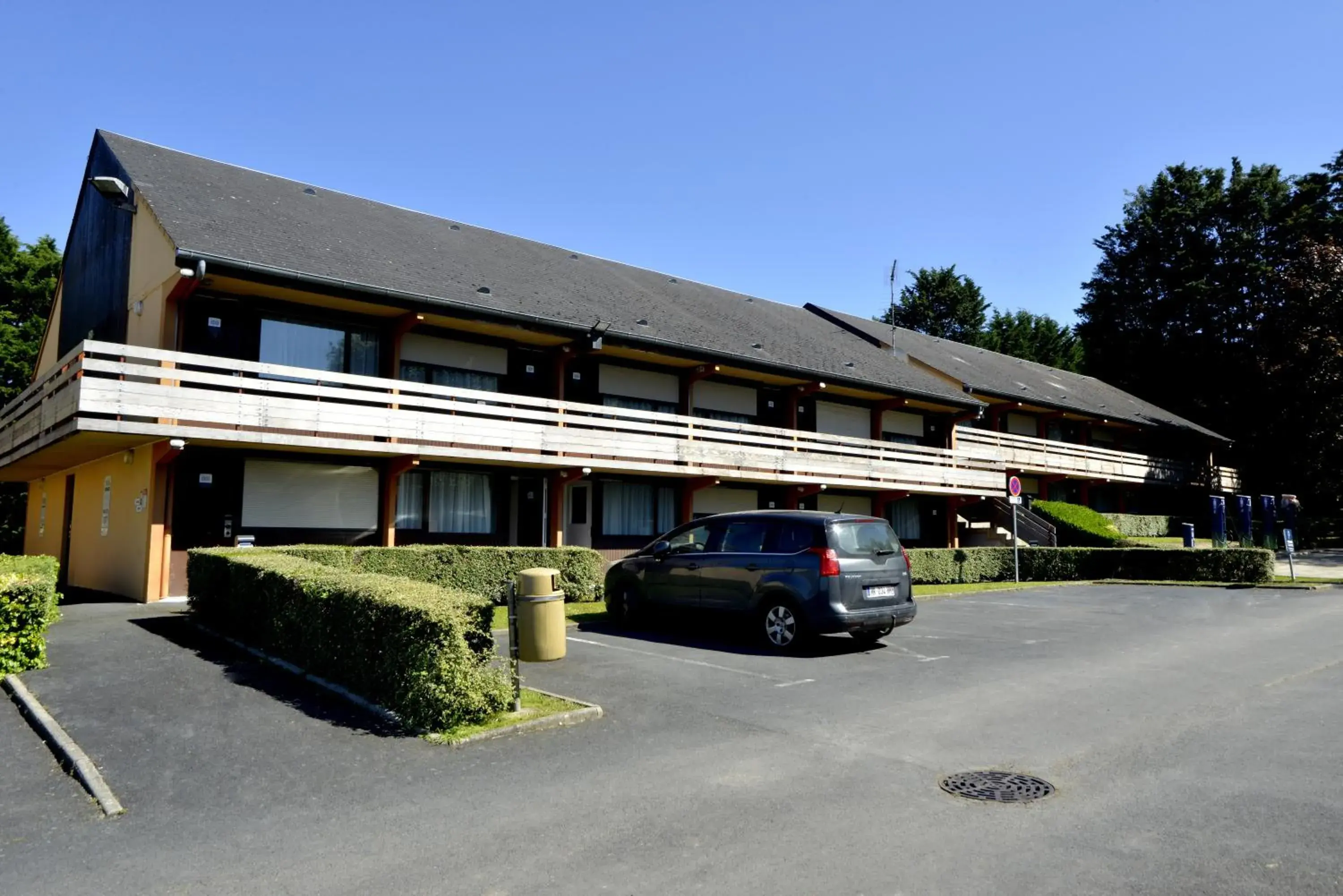 Property building in KYRIAD HONFLEUR - La Riviere Saint Sauveur Property building in KYRIAD HONFLEUR - La Riviere Saint Sauveur