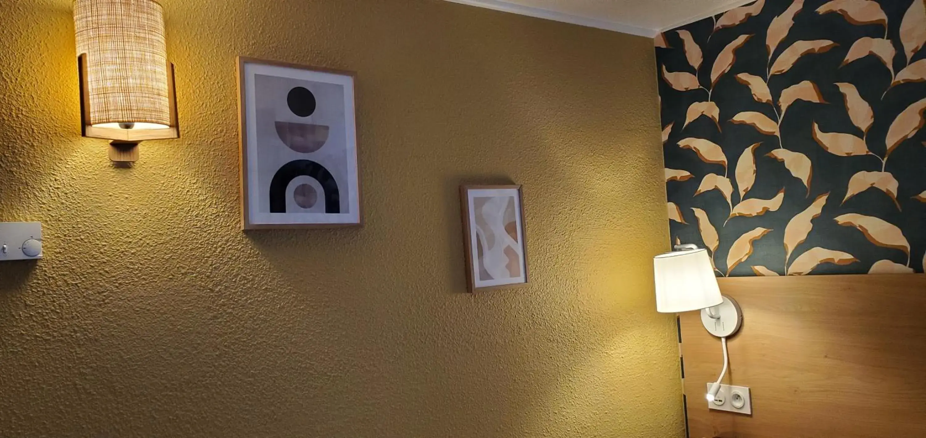 Bedroom in KYRIAD HONFLEUR - La Riviere Saint Sauveur Bedroom in KYRIAD HONFLEUR - La Riviere Saint Sauveur