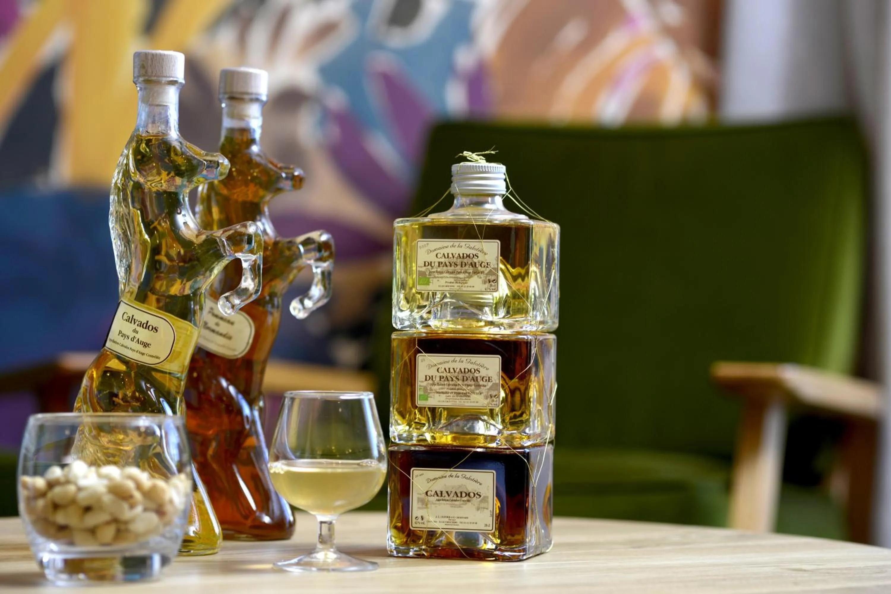 Lounge or bar in KYRIAD HONFLEUR - La Riviere Saint Sauveur