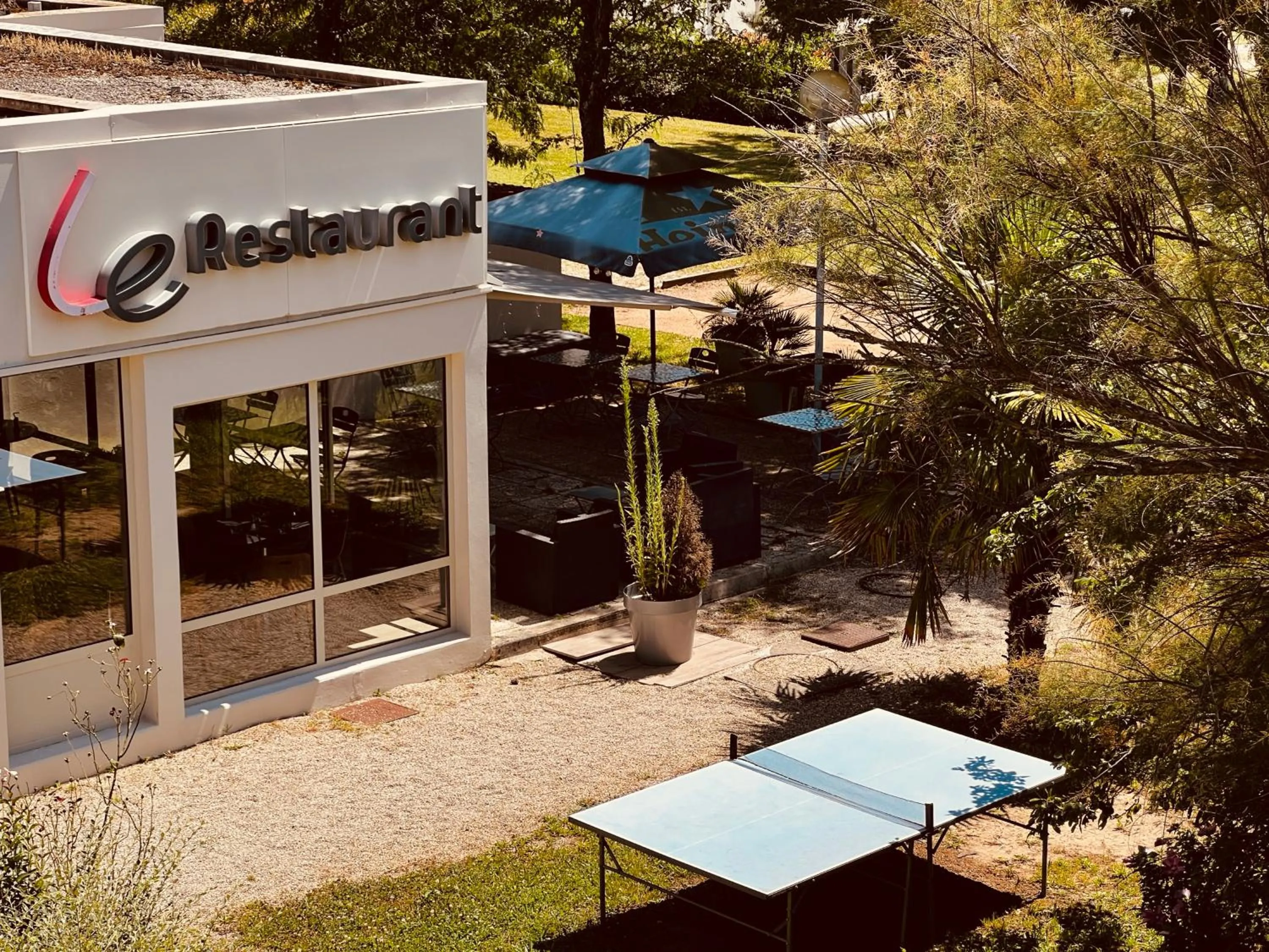Patio in Campanile Lyon Nord - Ecully