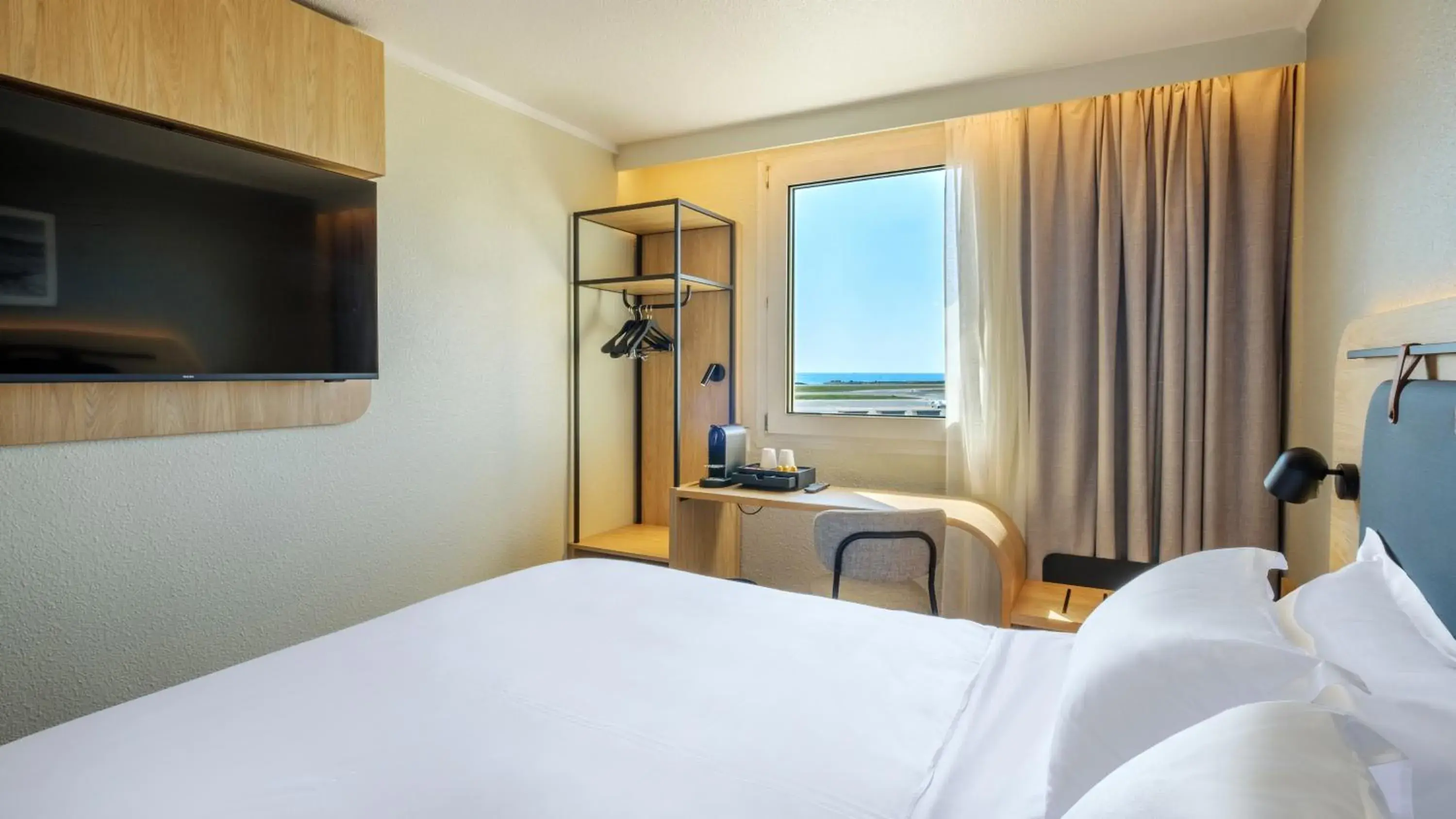 Bird's eye view, Bed in Campanile PRIME - Nice Airport Bird's eye view, Bed in Campanile PRIME - Nice Airport