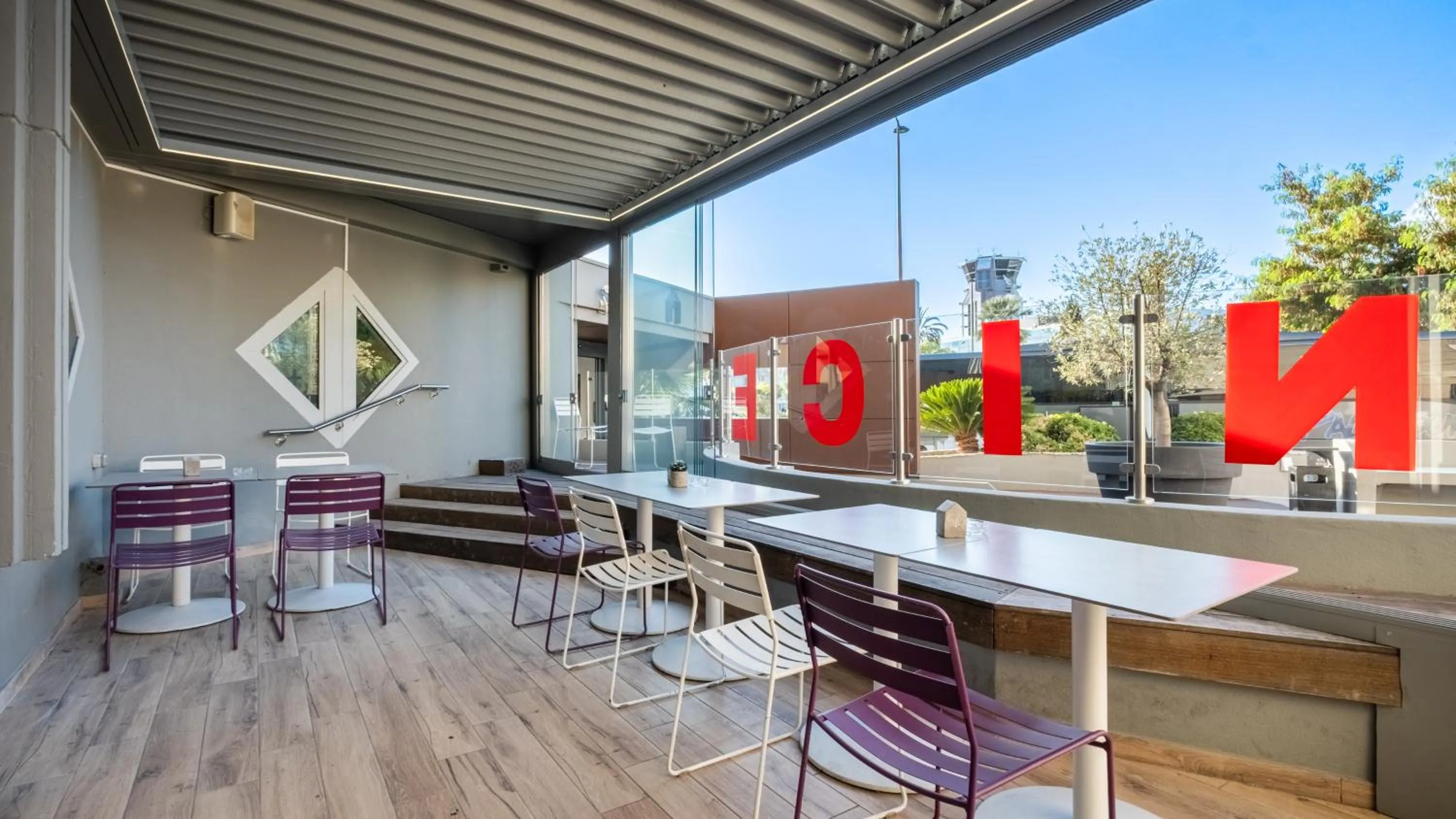 Patio in Campanile PRIME - Nice Airport