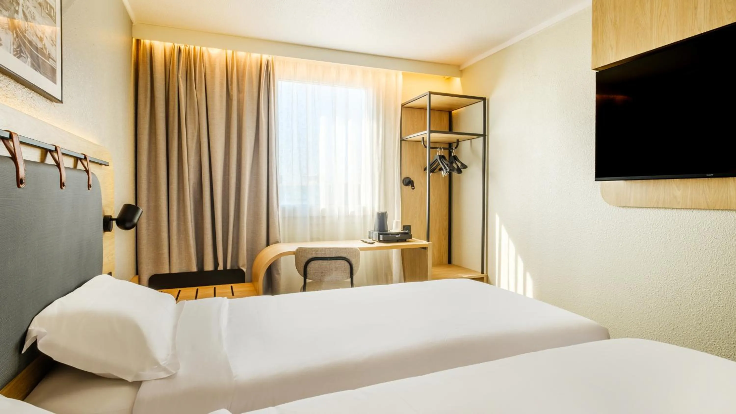 Bed in Campanile PRIME - Nice Airport