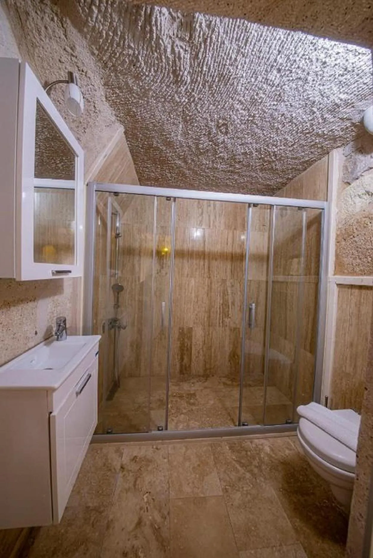 Shower in Drala Inn Cappadocia