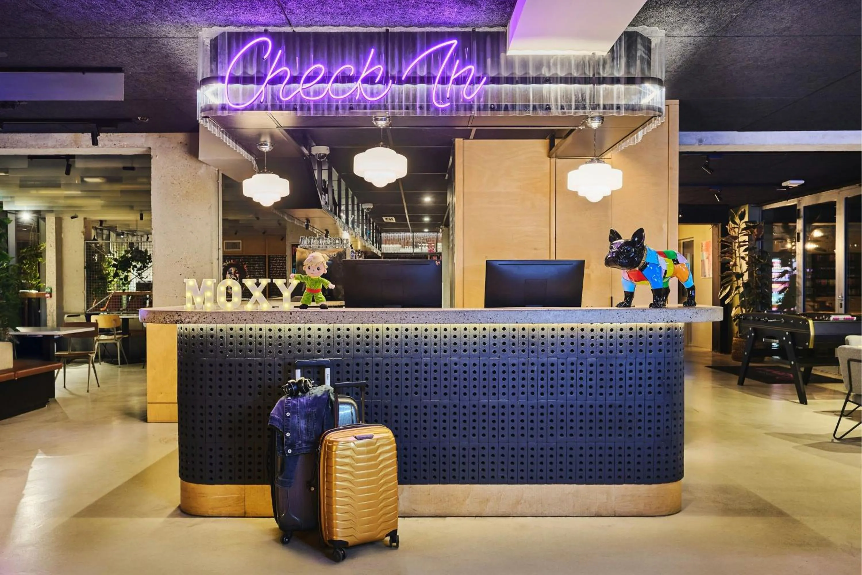 Lobby or reception in Moxy Paris Bastille