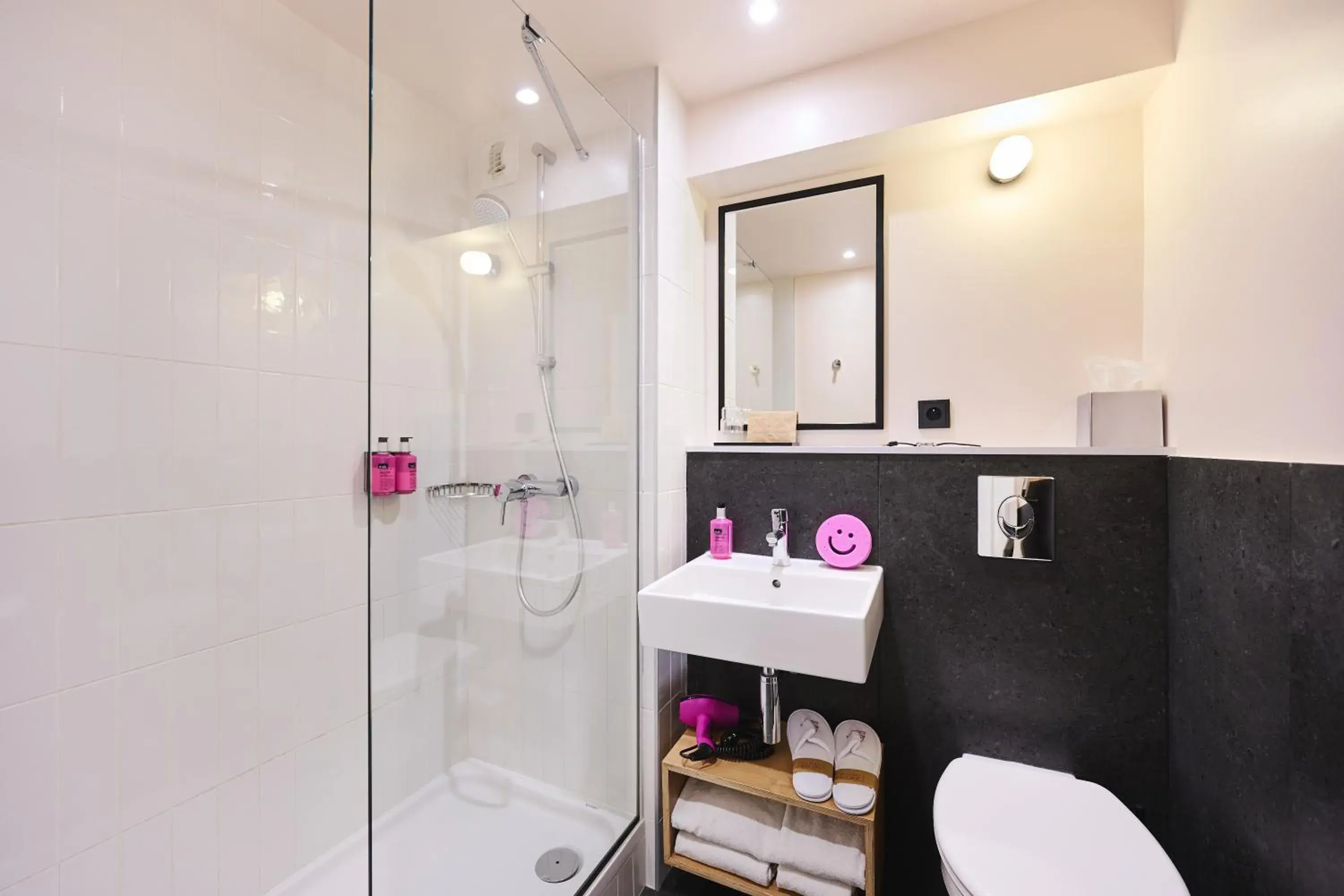 MOXY Family Sleeper in Moxy Paris Bastille MOXY Family Sleeper in Moxy Paris Bastille