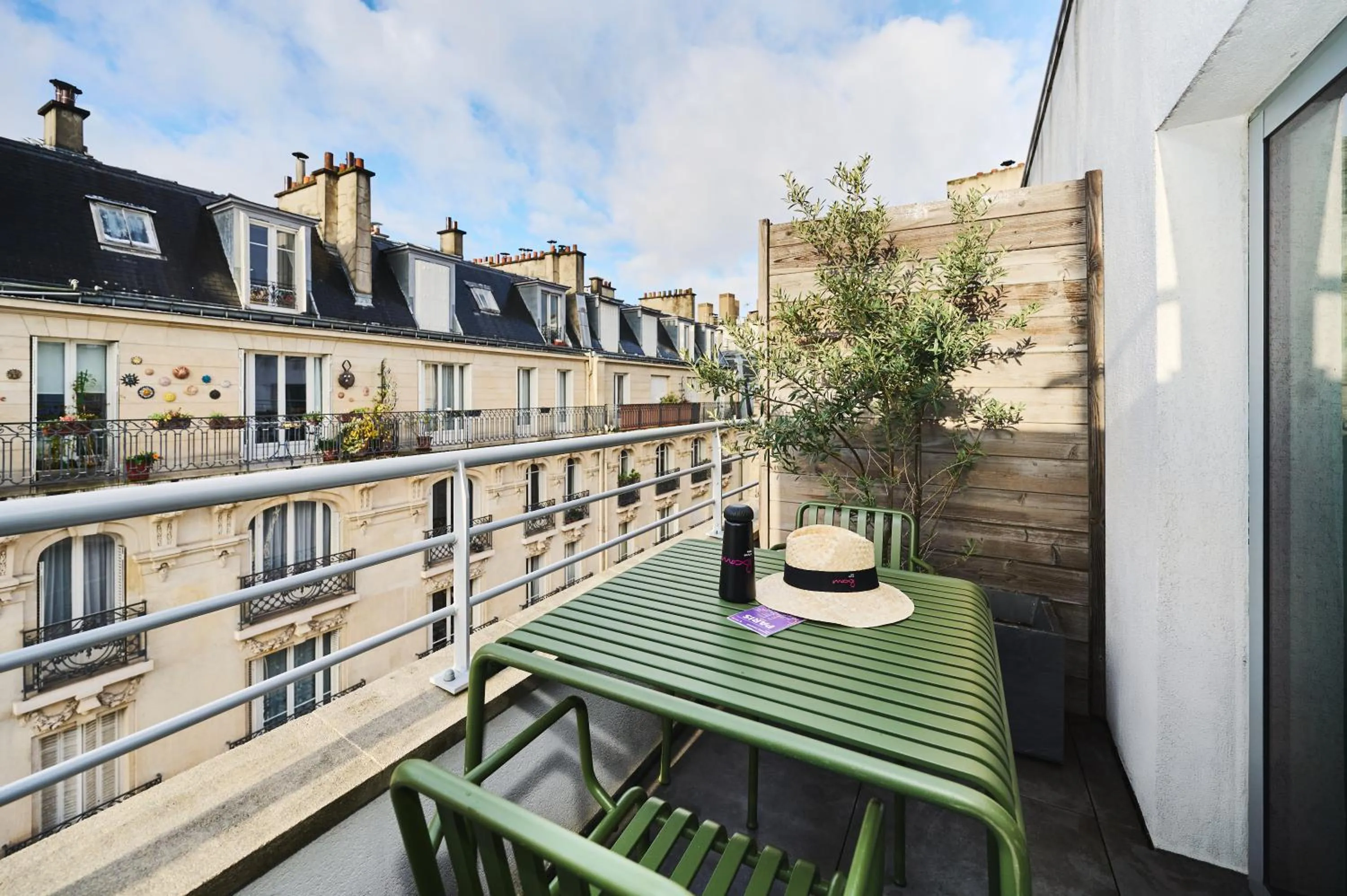 Balcony/Terrace in Moxy Paris Bastille