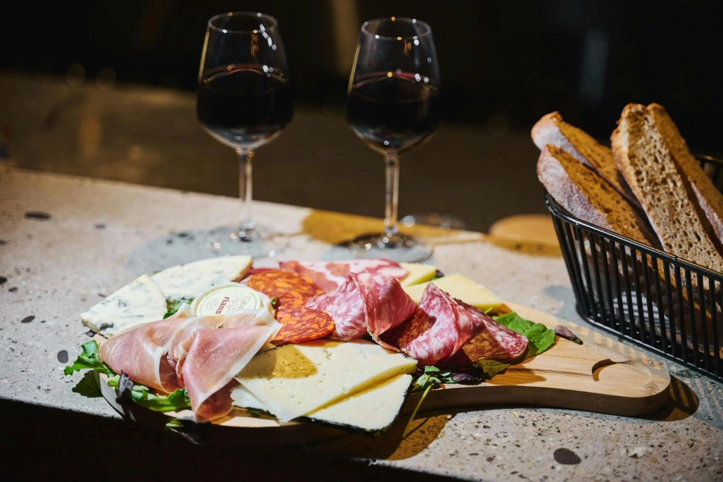 Lounge or bar in Moxy Paris Bastille