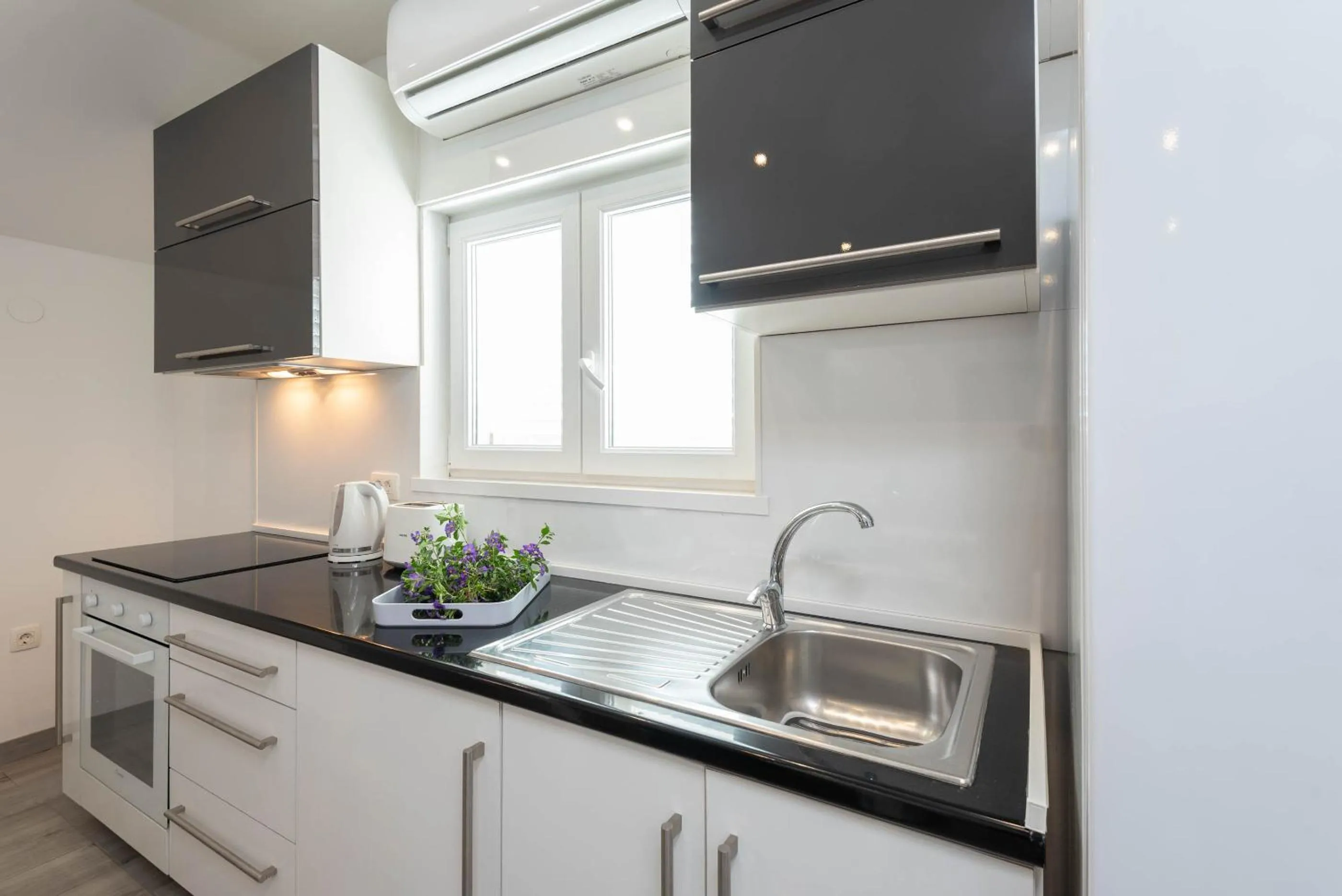 Kitchen or kitchenette in Villa Marina