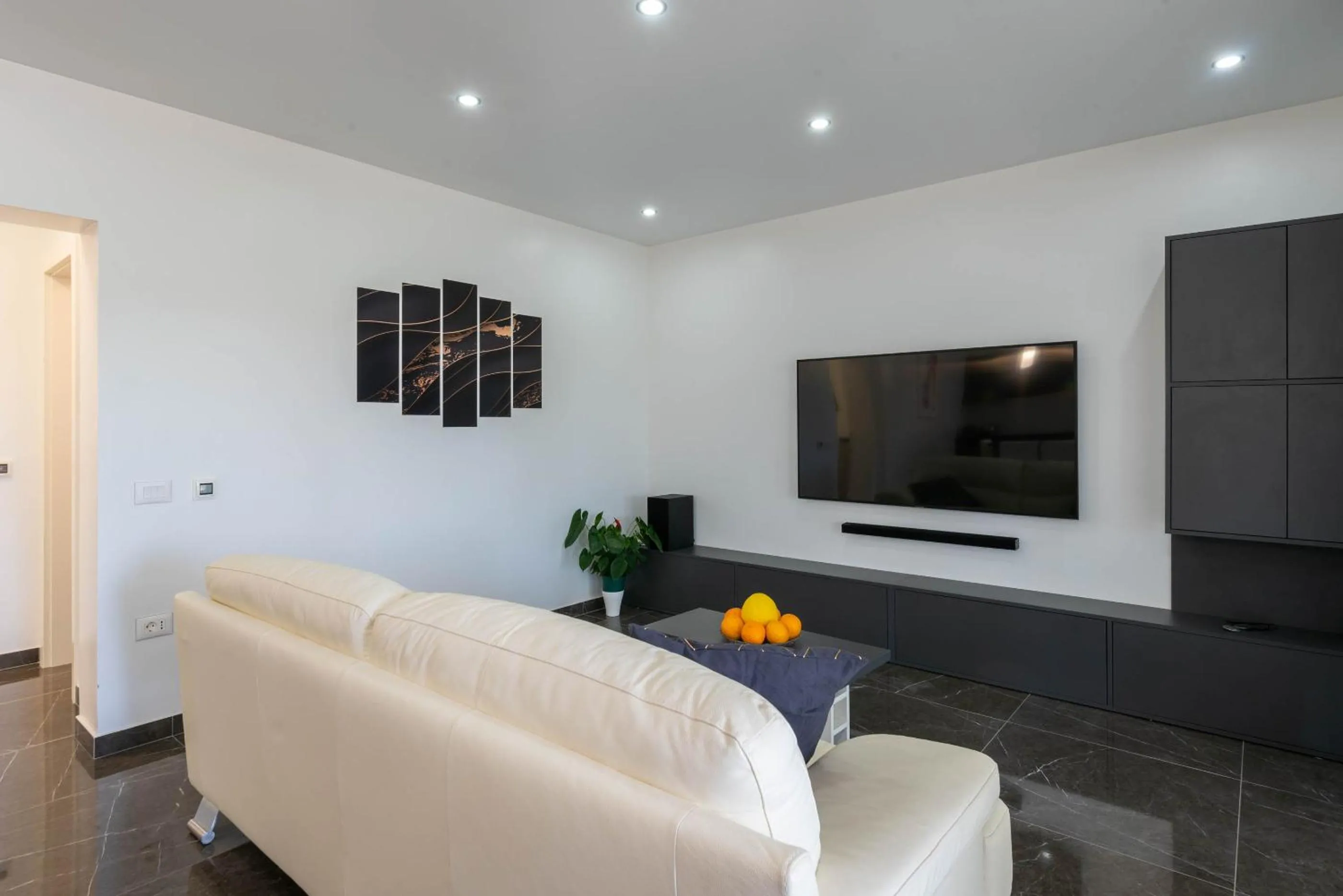 TV and multimedia in Villa Marina