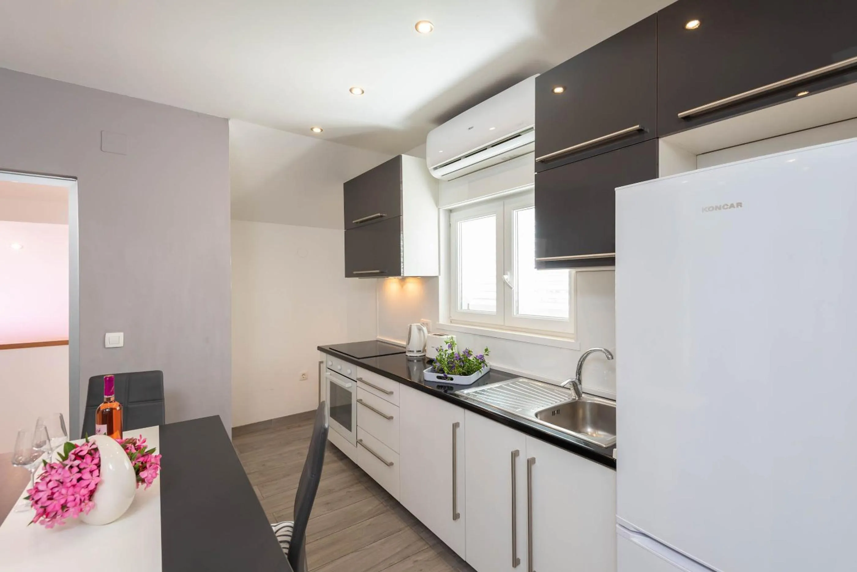 Kitchen or kitchenette in Villa Marina