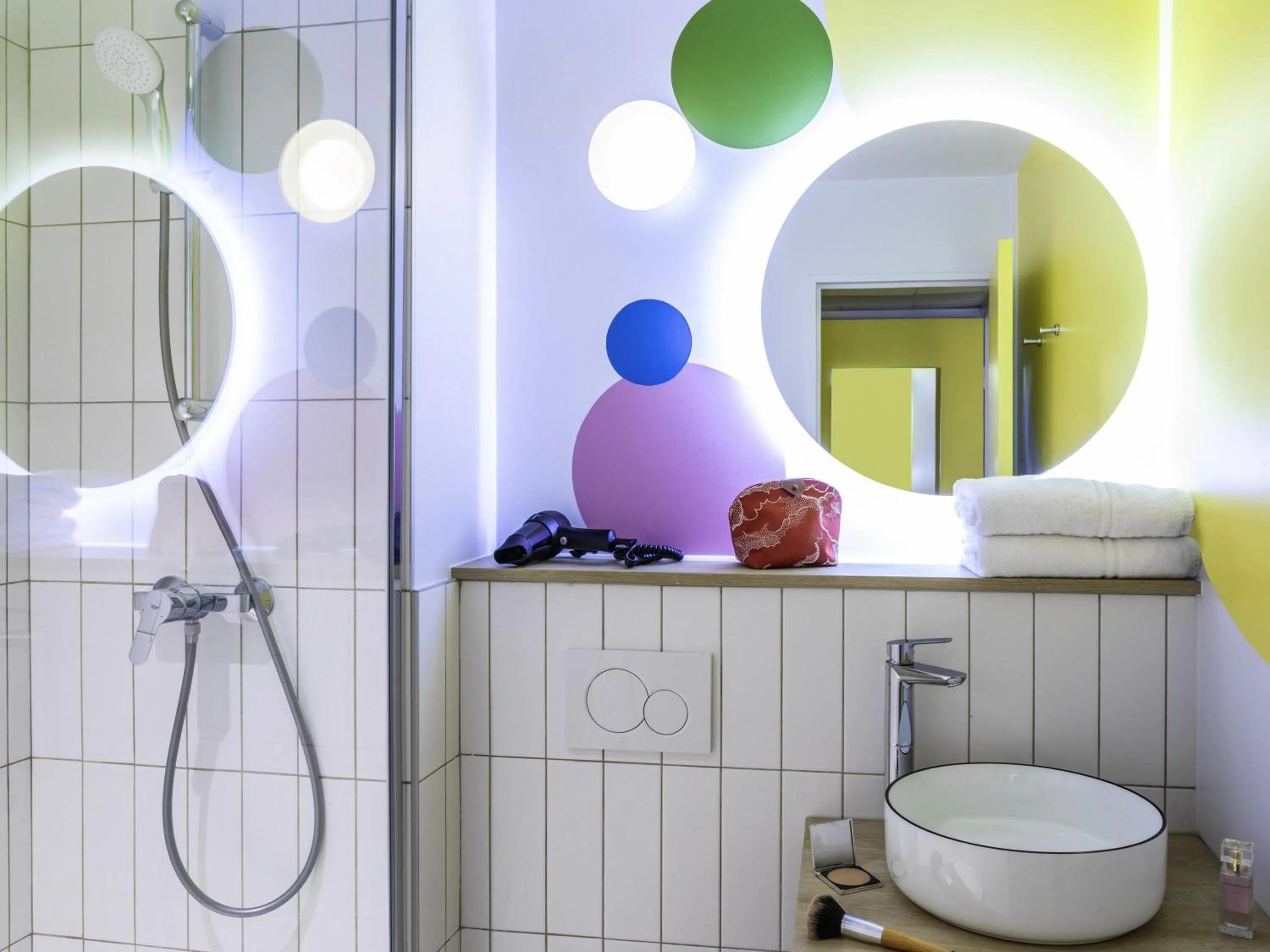 Bedroom in Ibis Styles Paris Saint Denis Pleyel