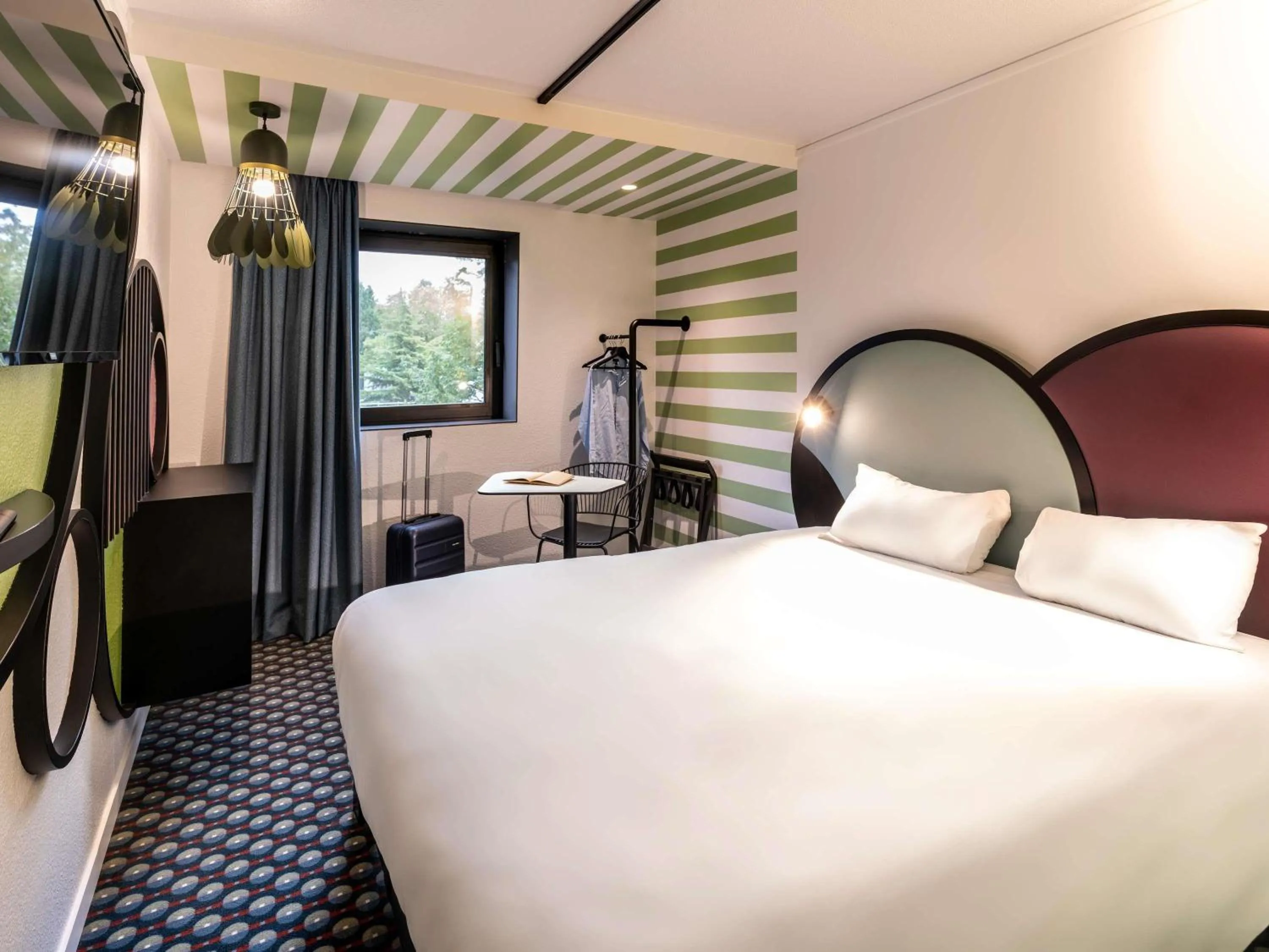 Bedroom, Bed in Ibis Styles Paris Saint Denis Pleyel