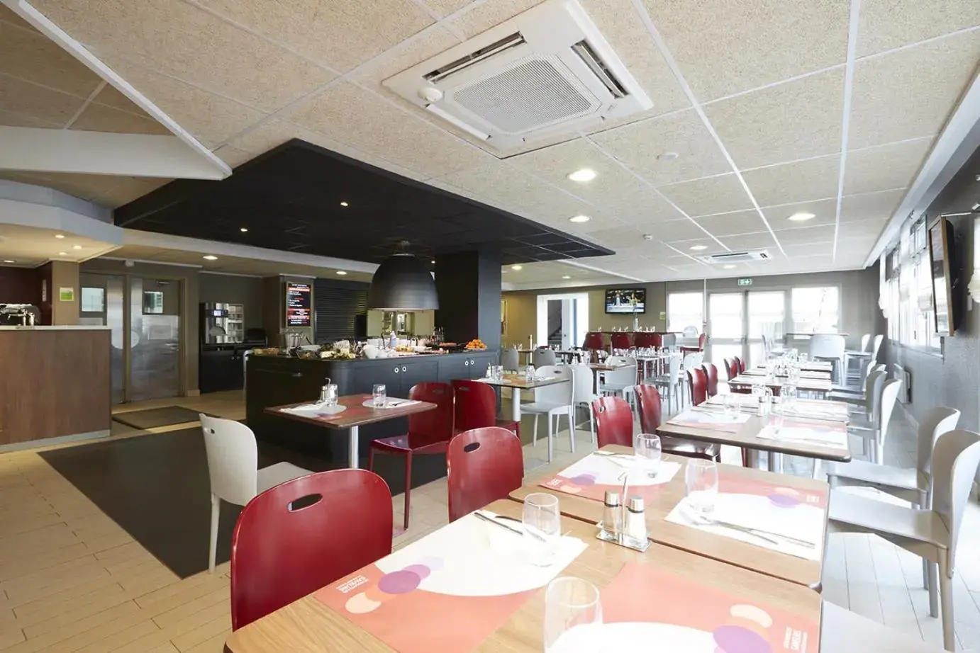 Restaurant/places to eat in Kyriad Le Blanc-Mesnil Restaurant/places to eat in Kyriad Le Blanc-Mesnil