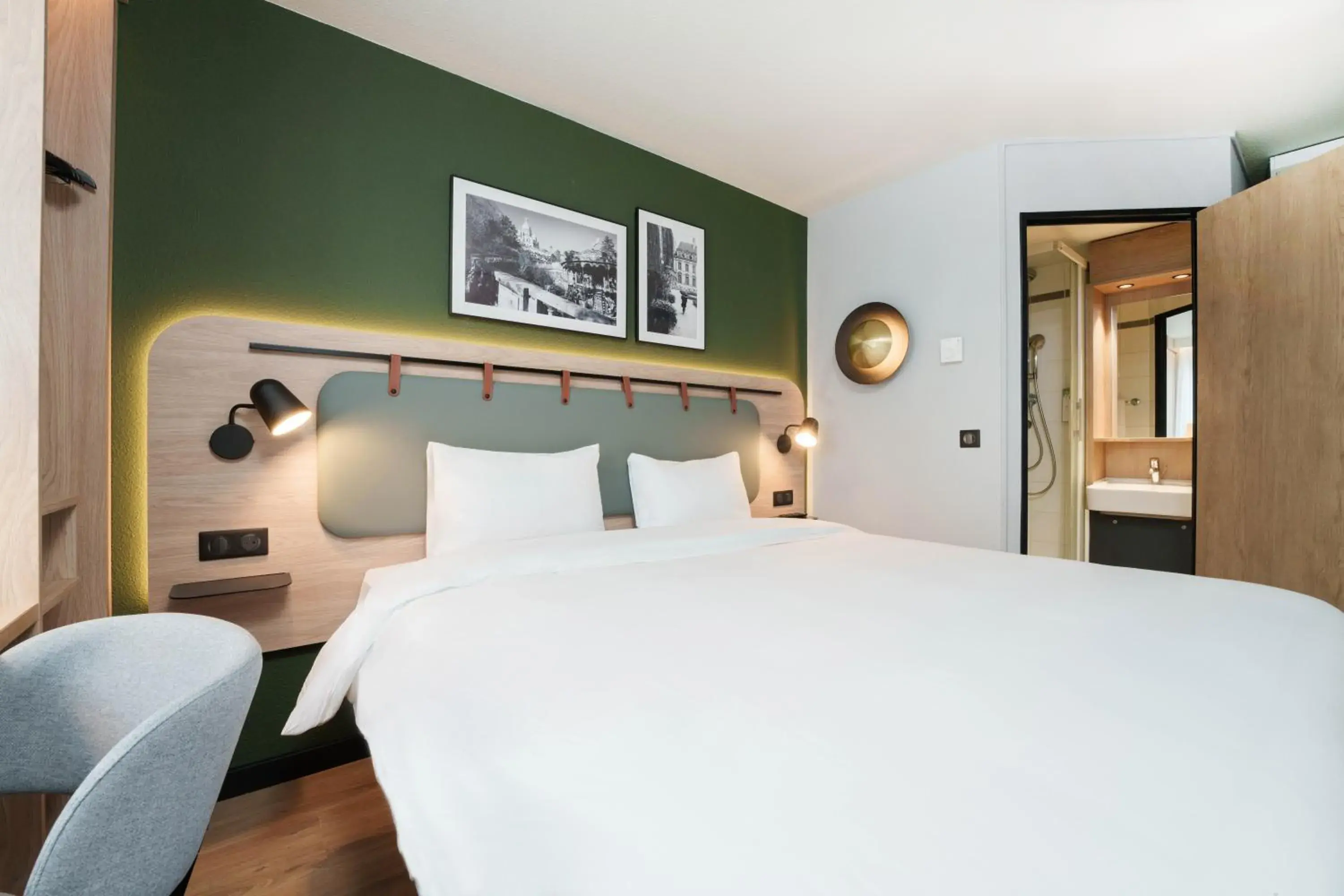 Bed in Kyriad Le Blanc-Mesnil Bed in Kyriad Le Blanc-Mesnil
