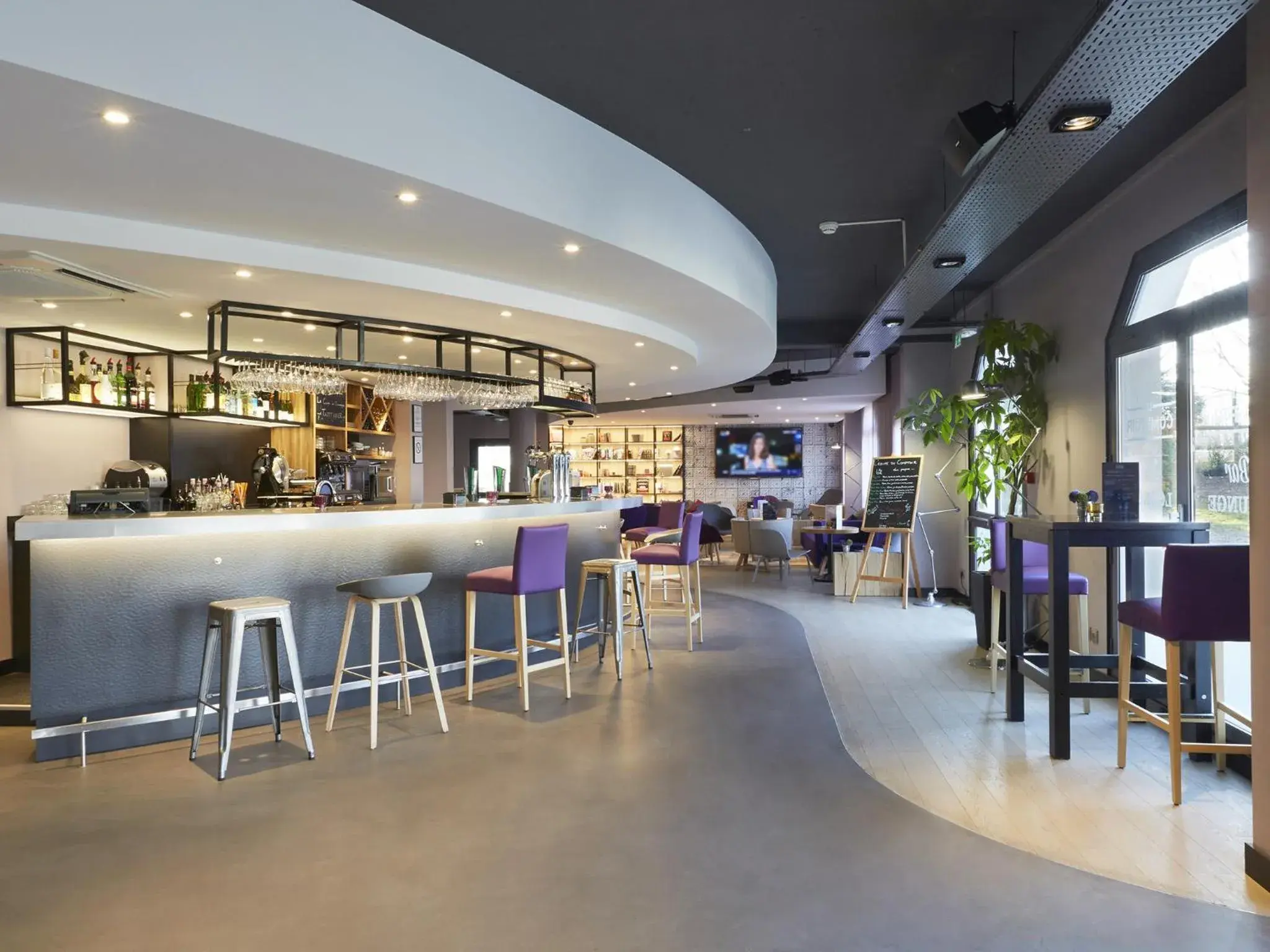 Lounge or bar in Kyriad Le Blanc-Mesnil Lounge or bar in Kyriad Le Blanc-Mesnil