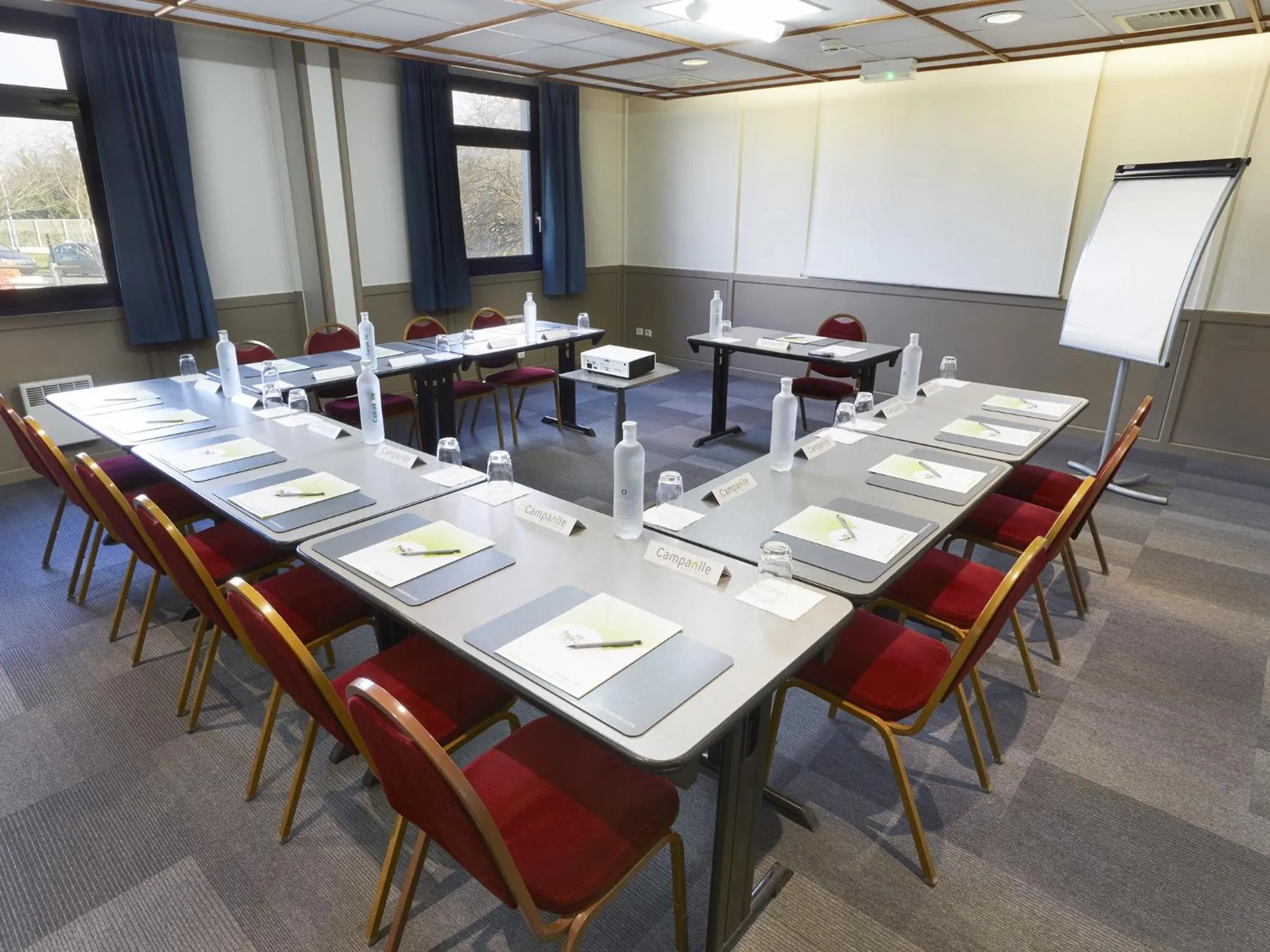 Business facilities in Kyriad Le Blanc-Mesnil