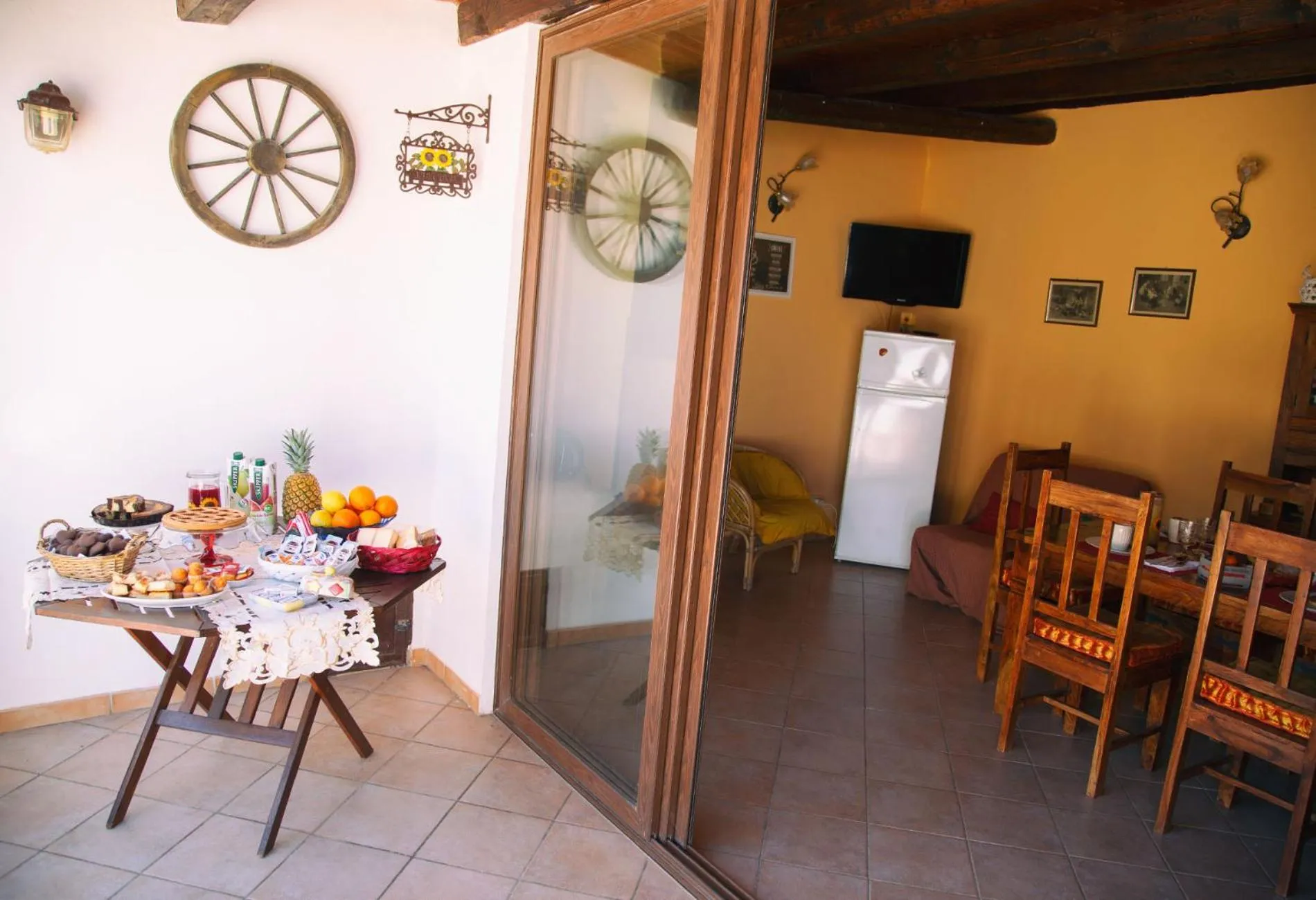 Food and drinks in B&B Il Girasole