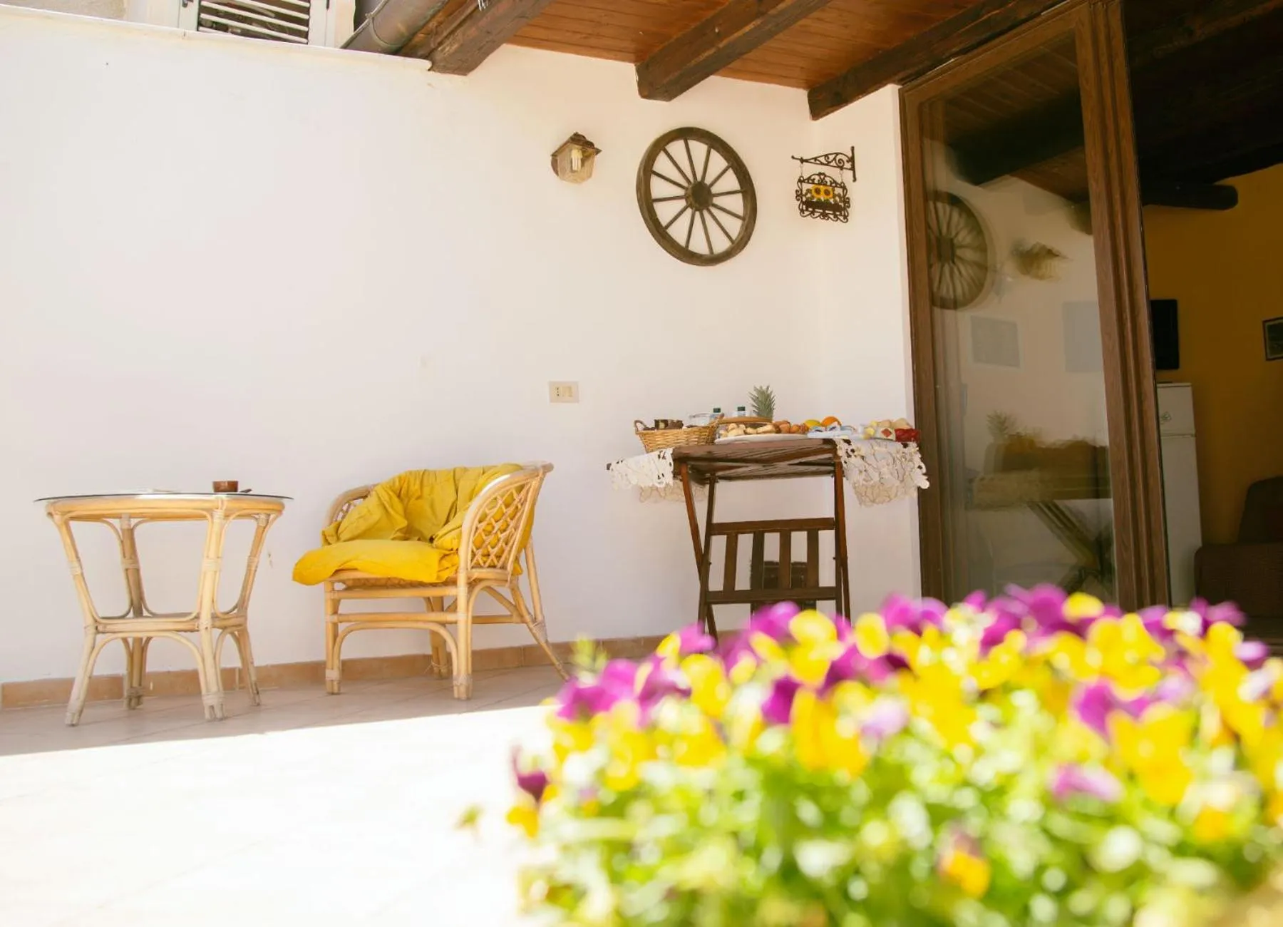 Patio in B&B Il Girasole