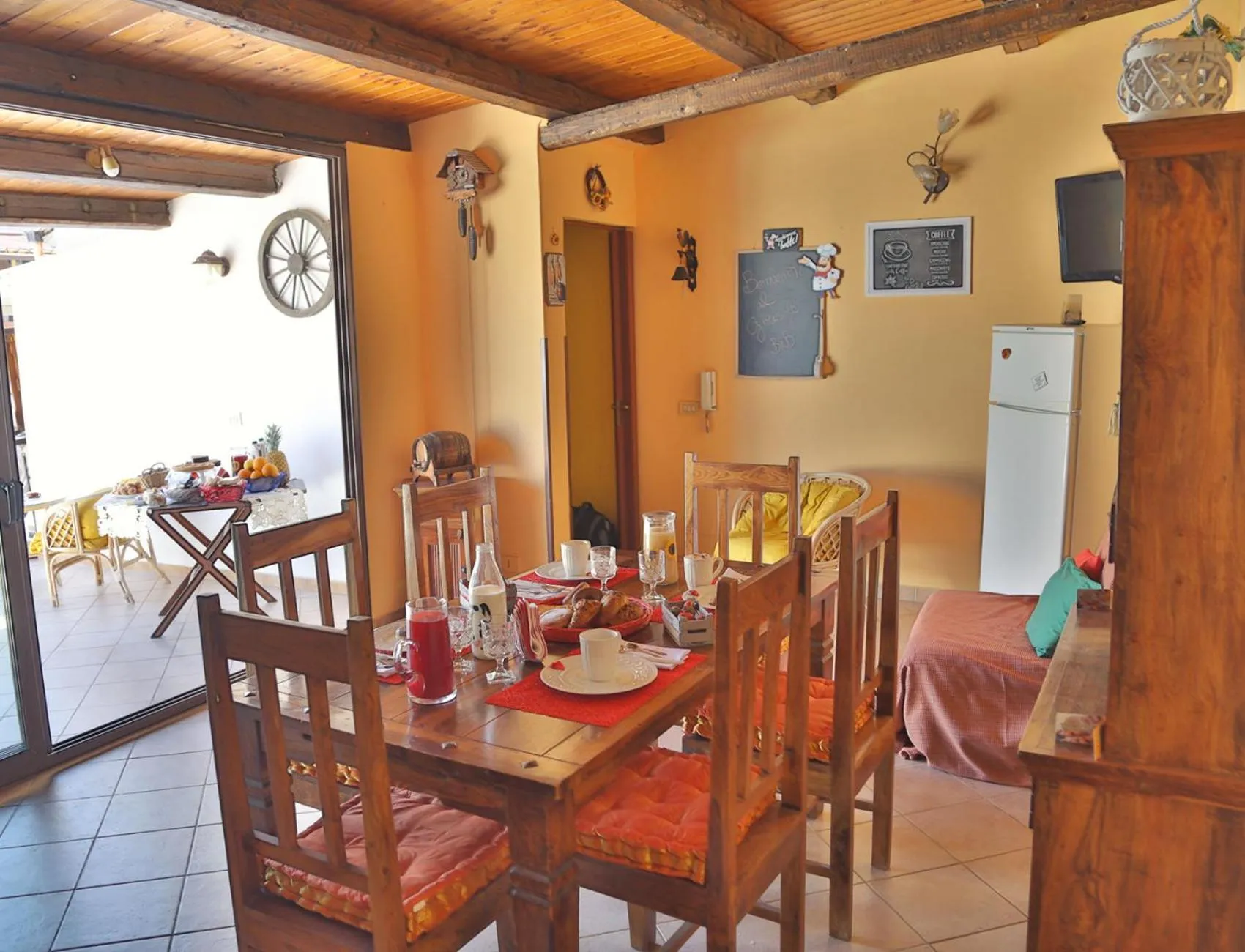 Food and drinks in B&B Il Girasole