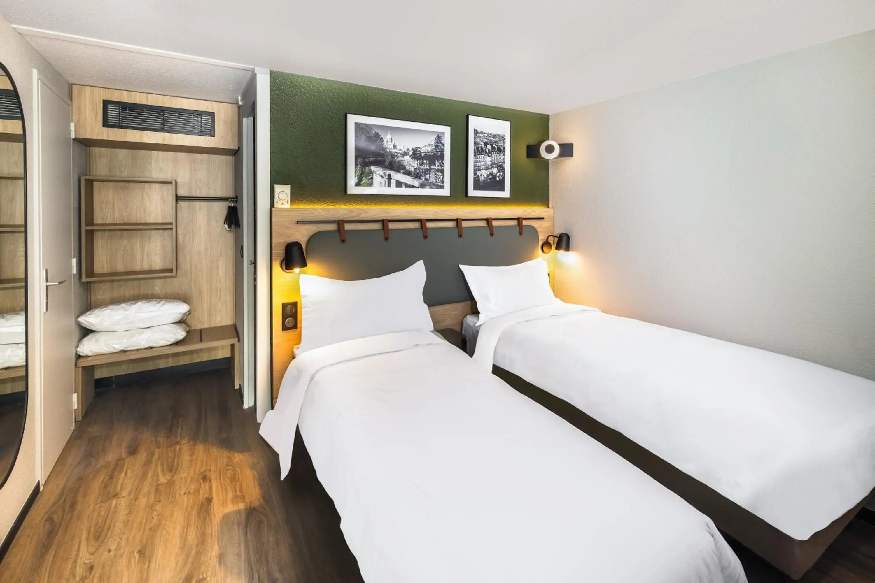 Bed in Campanile NATURE - Paris Ouest Gennevilliers Port Bed in Campanile NATURE - Paris Ouest Gennevilliers Port