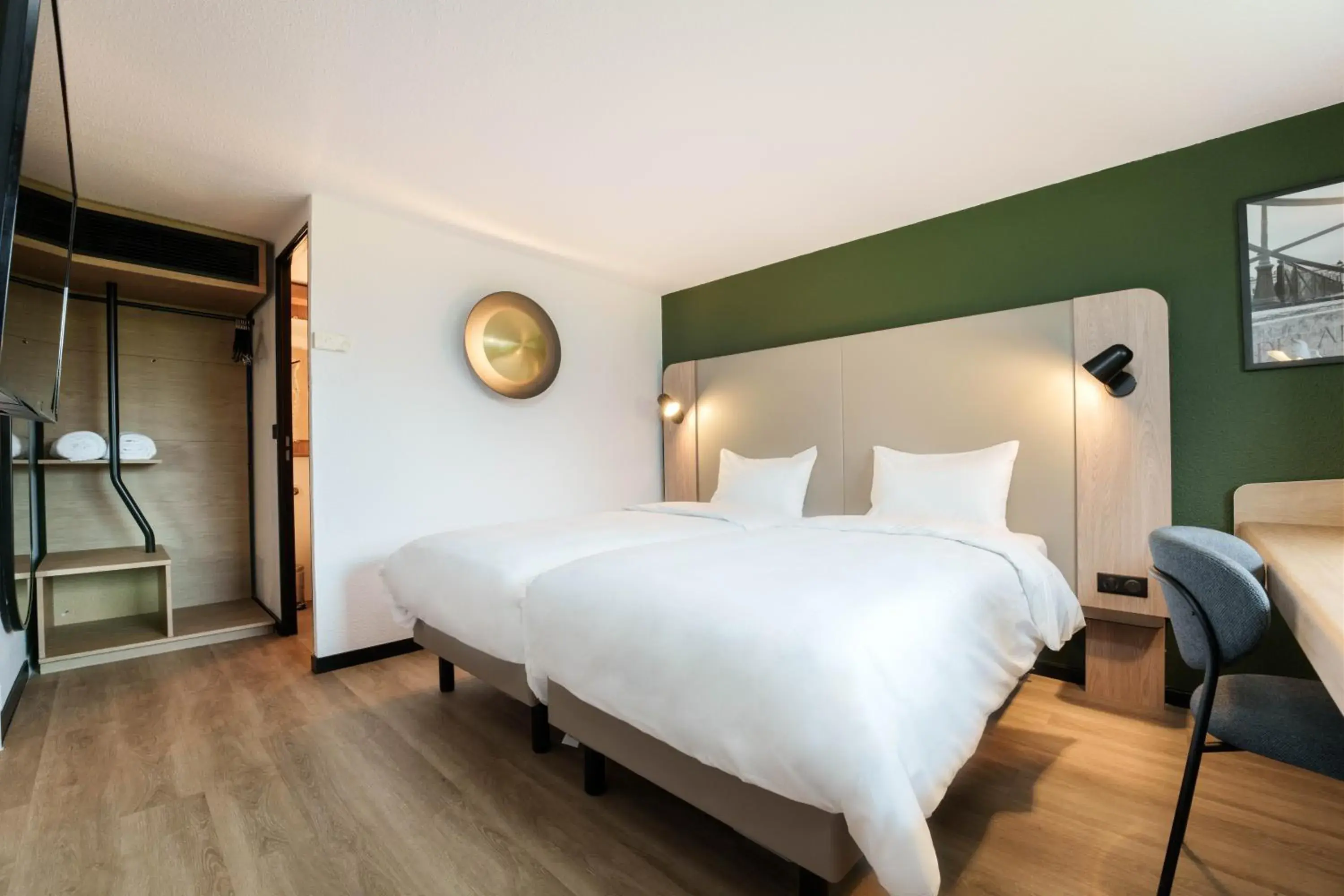 Bedroom, Bed in Campanile Paris Ouest - Gennevilliers Port