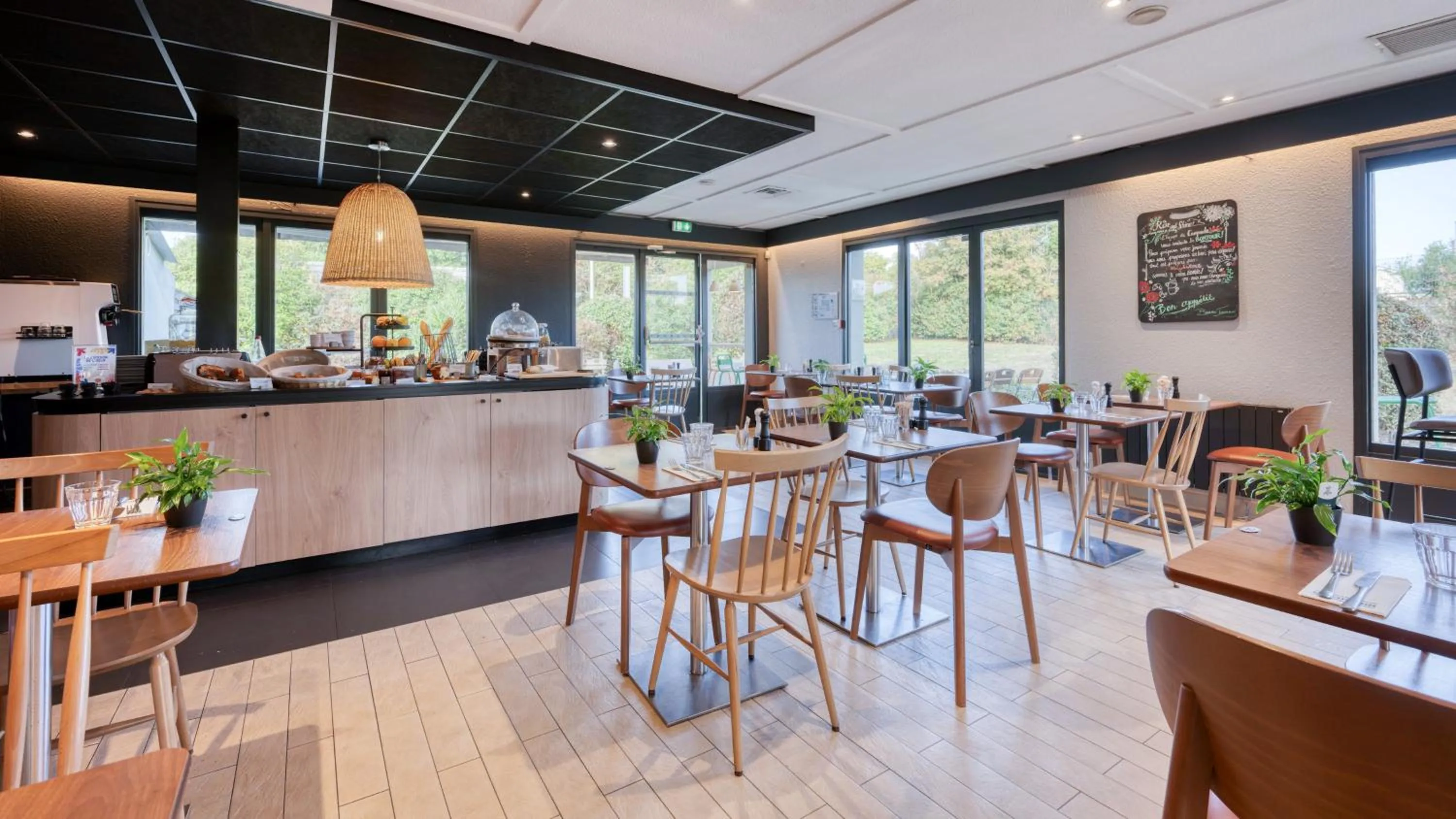 Restaurant/places to eat in Campanile NATURE - Epône